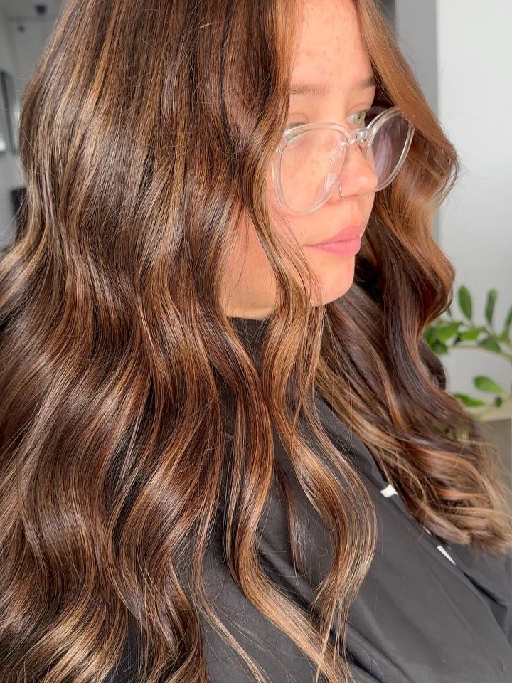 Caramel dreamin&rsquo; ✨

Our books are open for May/June &amp; July before I&rsquo;m off on holiday! Link in the bio to book, or message us directly x
&bull;
&bull;
&bull;
#caramelhighlights #newtonhairsalon #adelaidehairdresser #colourcorrection