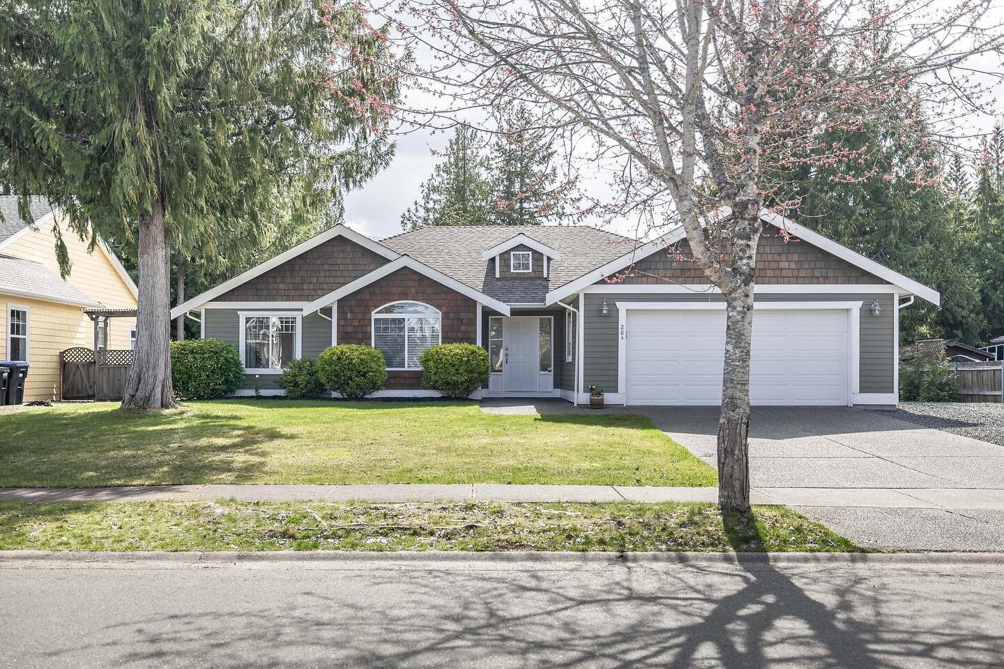 Qualicum Beach Open House Sun April 7 from 1-3pm at 204 Saturna Drive