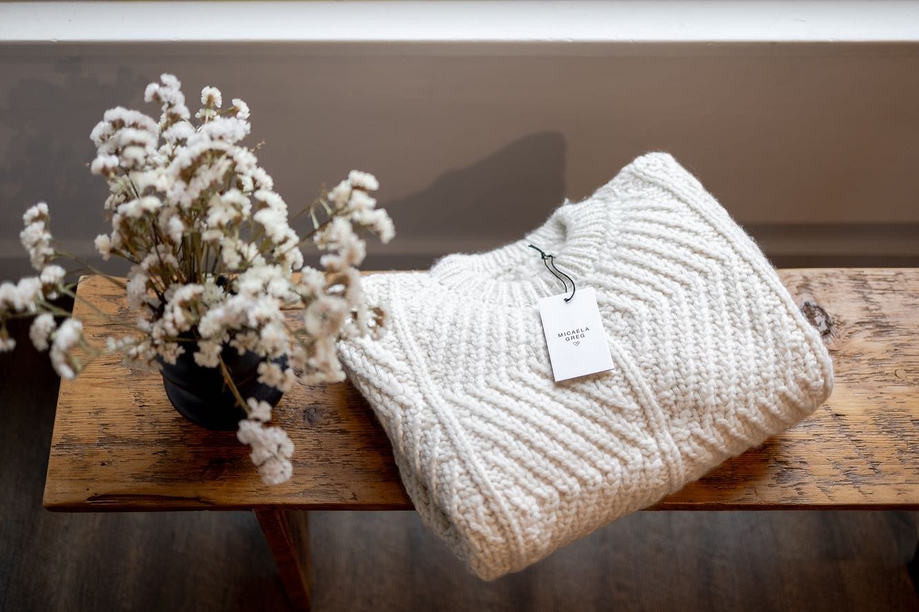 We know how much Jods loves a cozy sweater. One of her new faves @greenbrook.shop