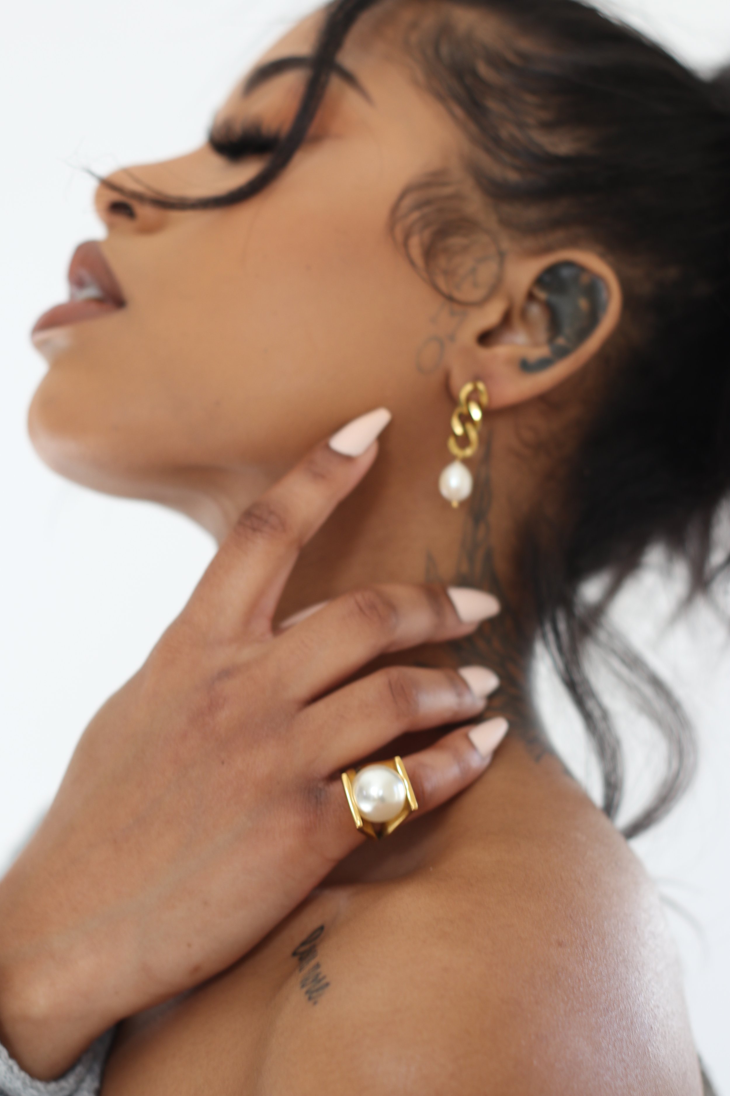 The Pearl Ring