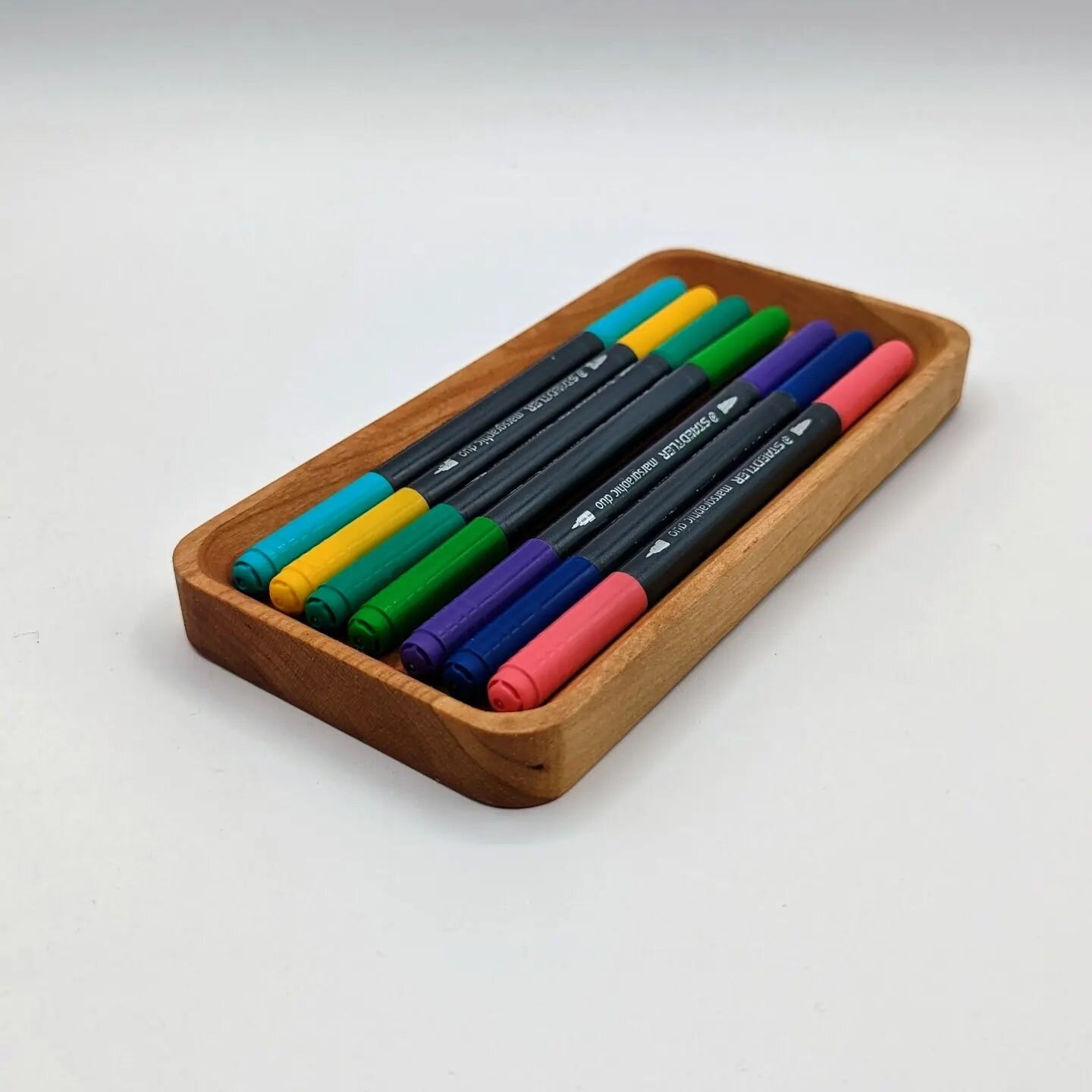 Back to up-cycling. Featuring our new shallow organization trays. A convenient organization tool for your desk, kitchen, bedside table... The options are endless.

7.75&quot; long x 3.75&quot; wide x 0.75&quot; deep

Available in Oak, Cherry, Walnut 