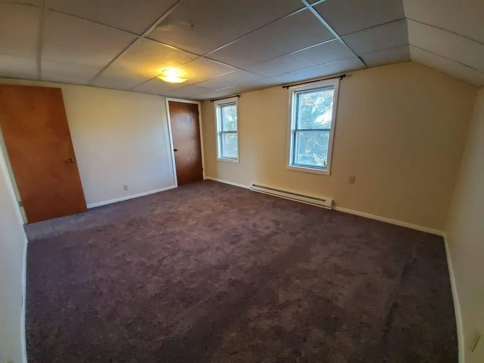 Front bedroom - 2nd floor.jpg