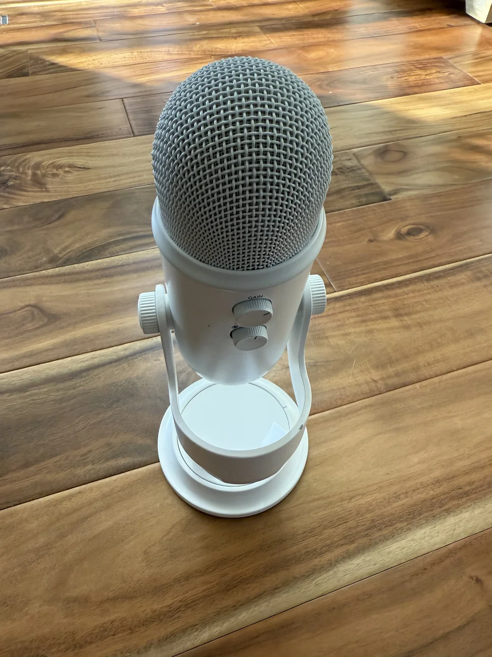 Logitech for Creators Blue Yeti USB Microphone for Gaming