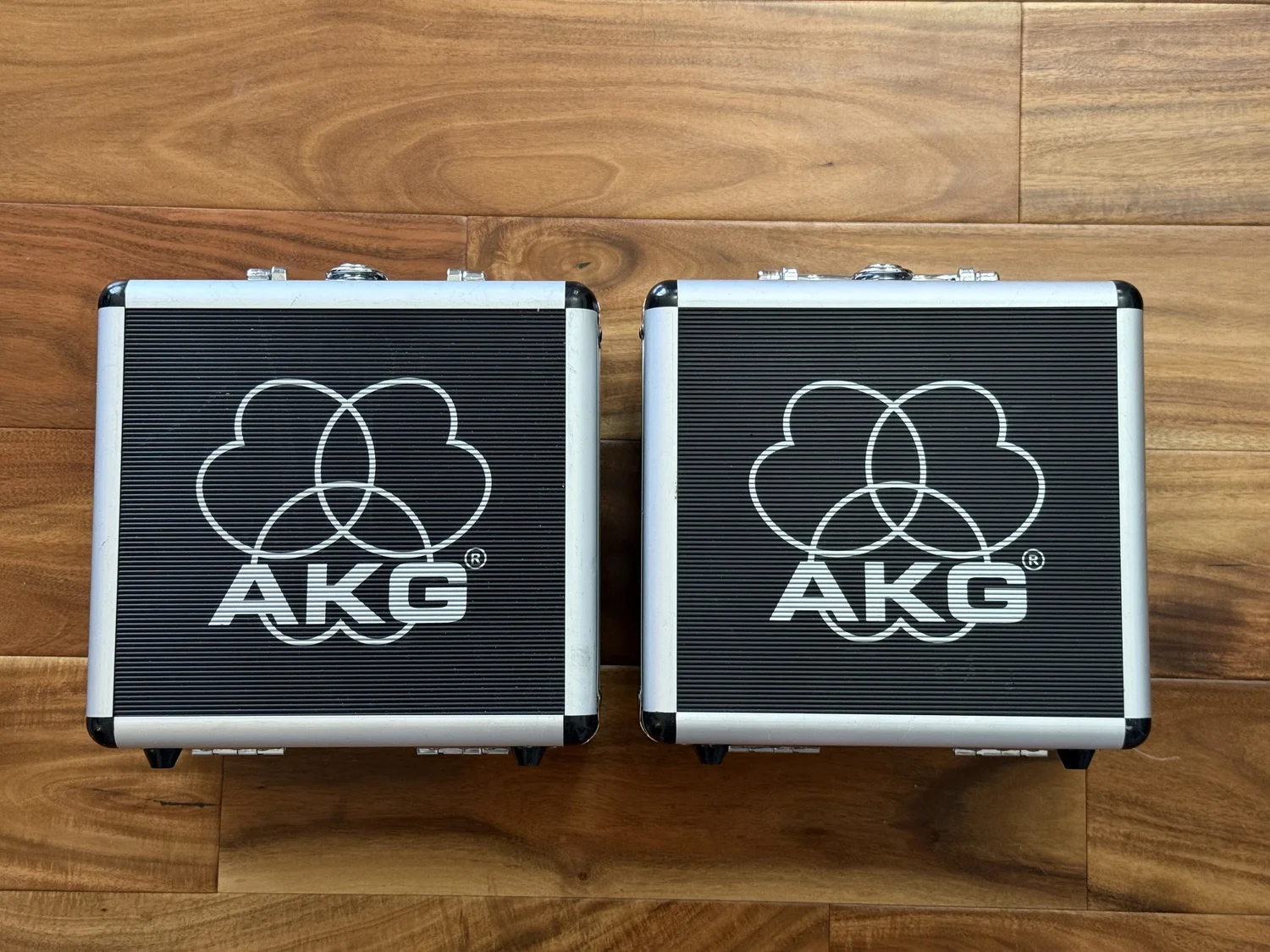 AKG Perception 220 Large Diaphragm Condenser Microphone — Learn