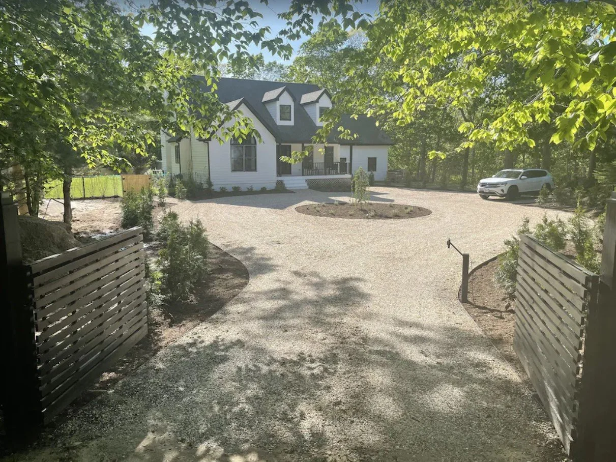 Mary's Southhampton_Driveway Entry.jpg
