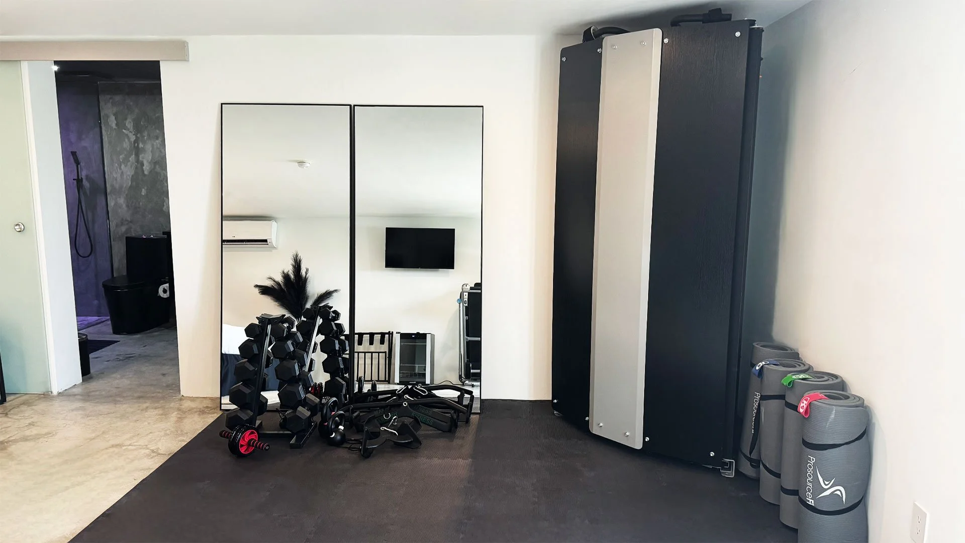 villa-cielo-fitness-room-equipment.jpg
