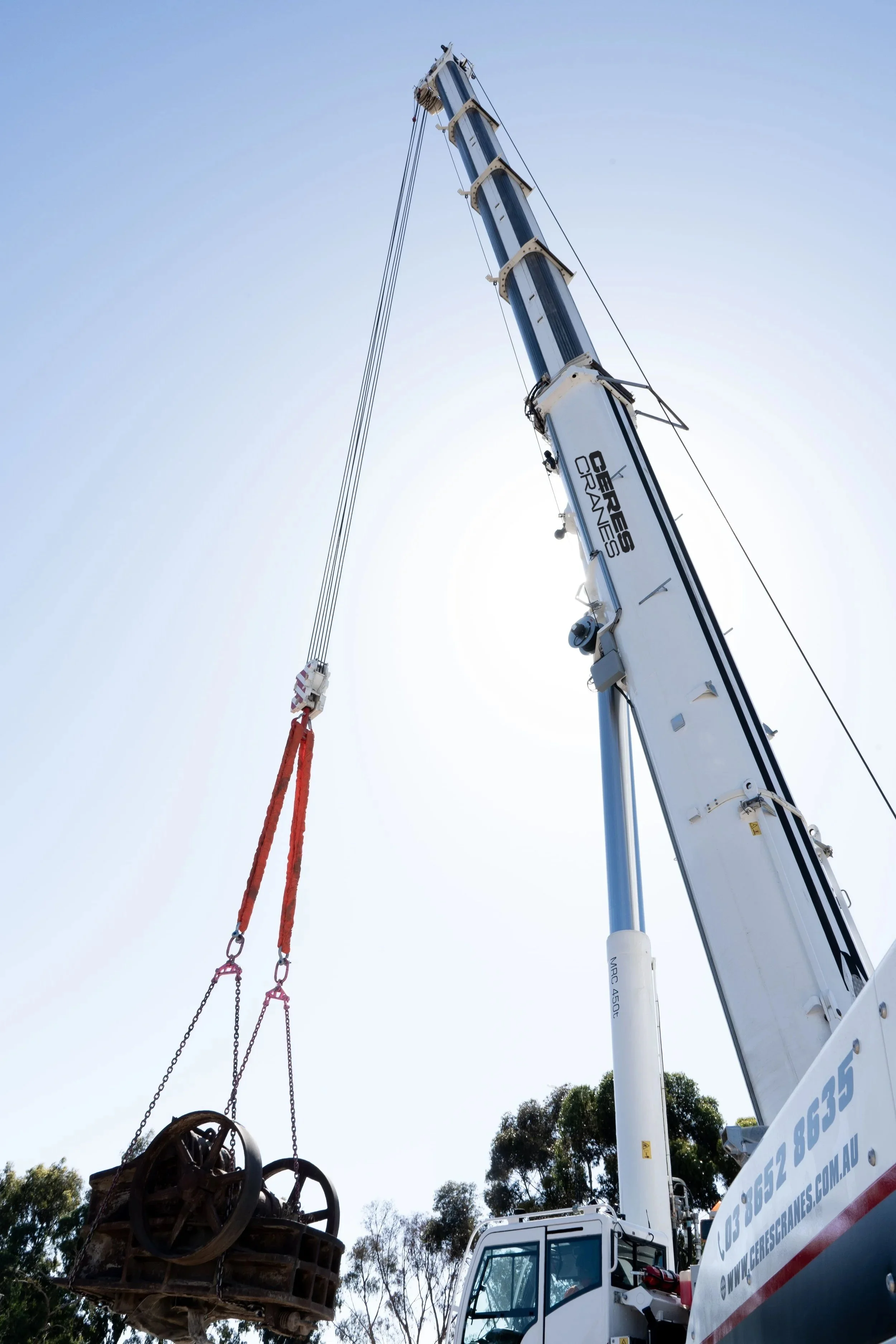 450T Tadano Demag crane lifting with a long boom