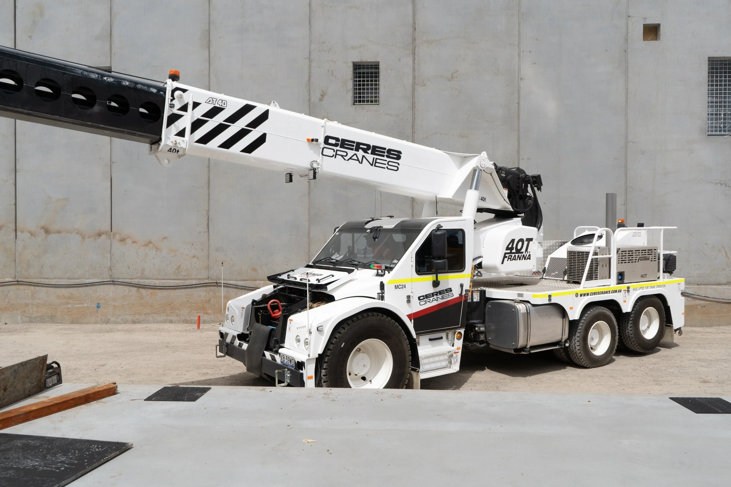 Ceres Cranes 40T Franna AT40 on a construction site