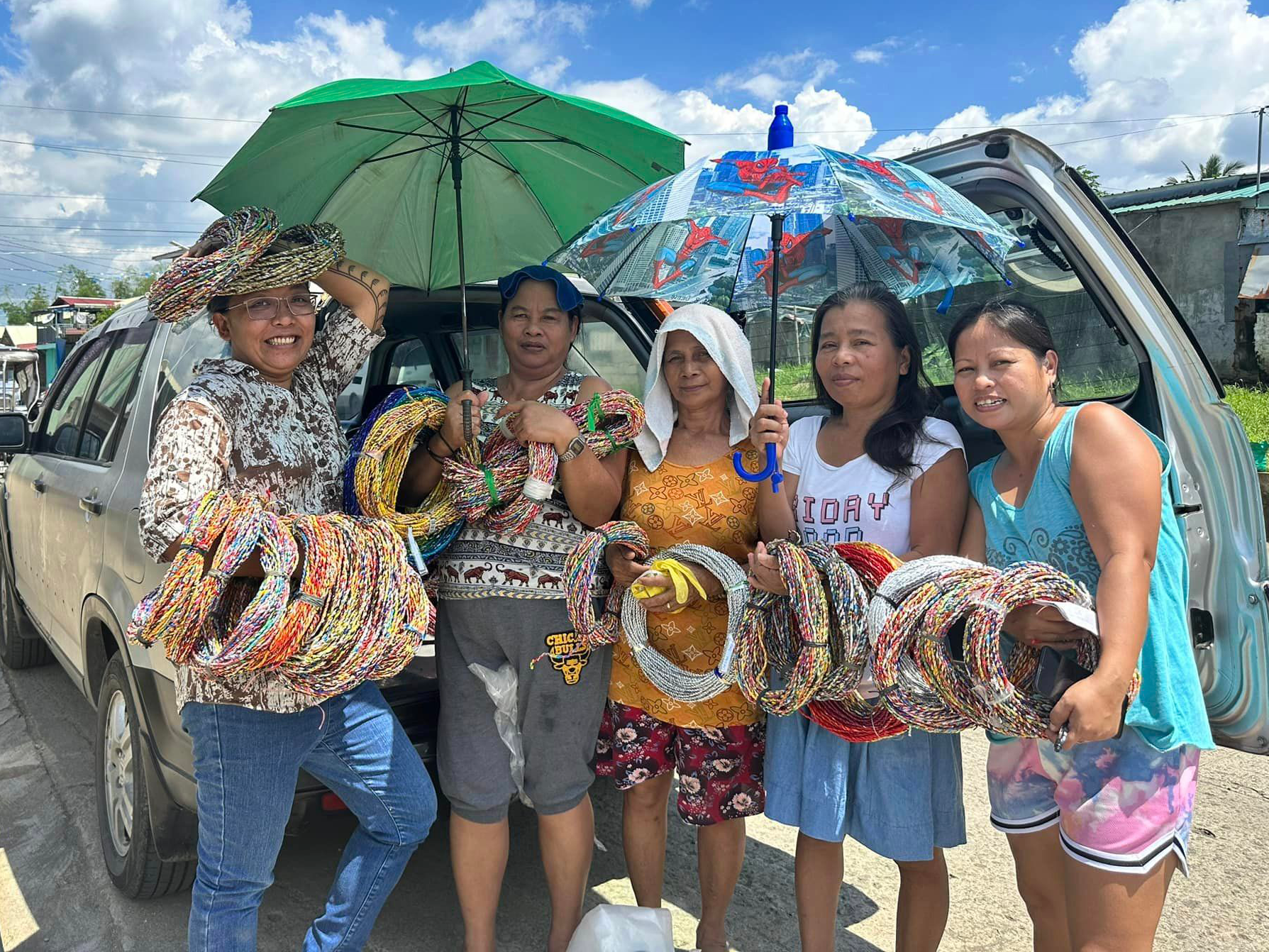 Taal wonder workers.png