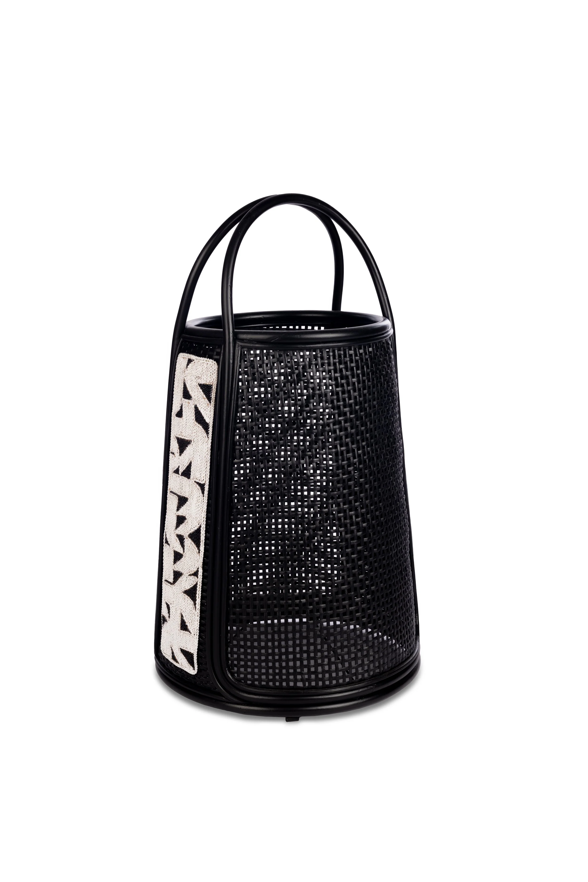 BLACK AND WHITE FORMS BASKET IN BLACK.JPG