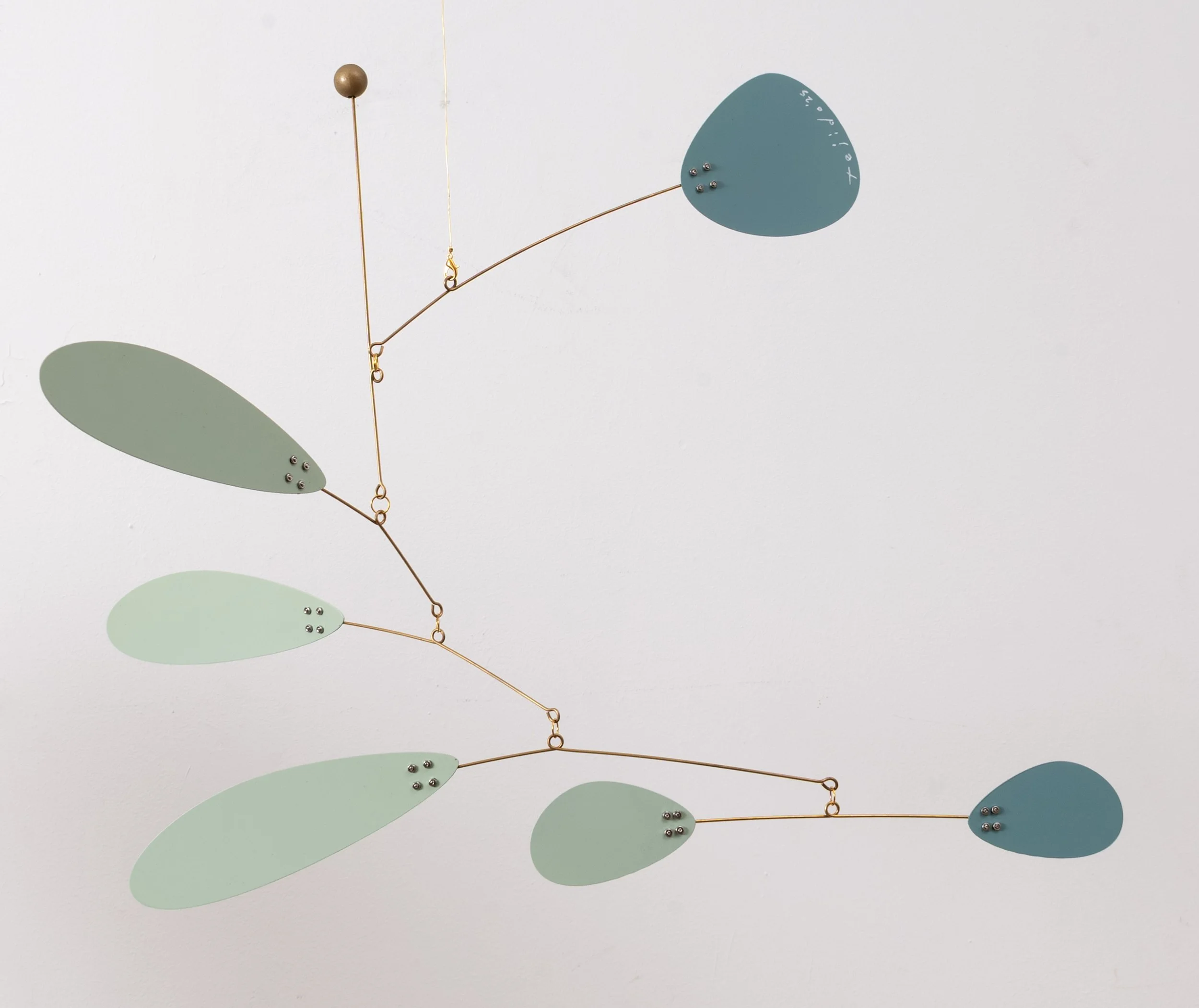 Jomike Tejido_Appreciation for Growth Size variable Hanging mobile made of metal and brass_2025.jpg