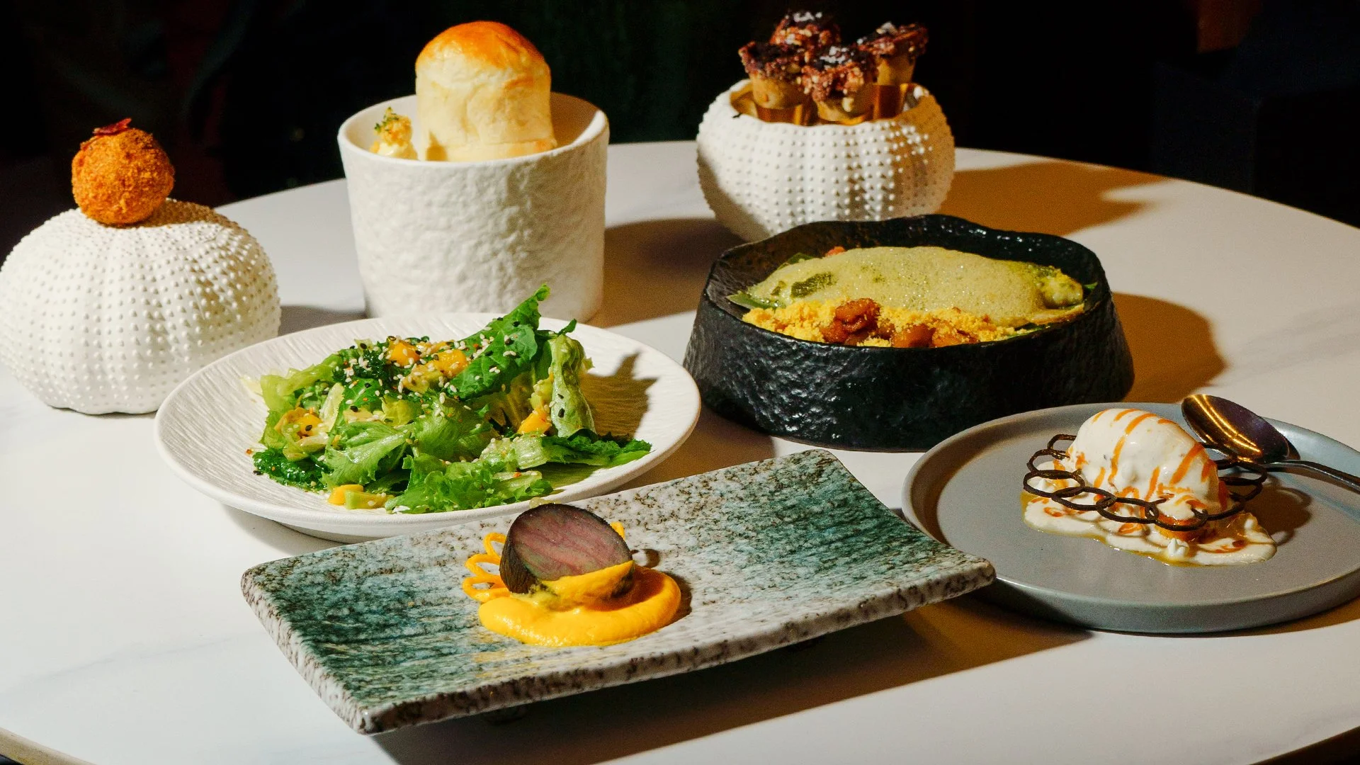 Art on a Plate During the Collector’s Night at Uma Nota