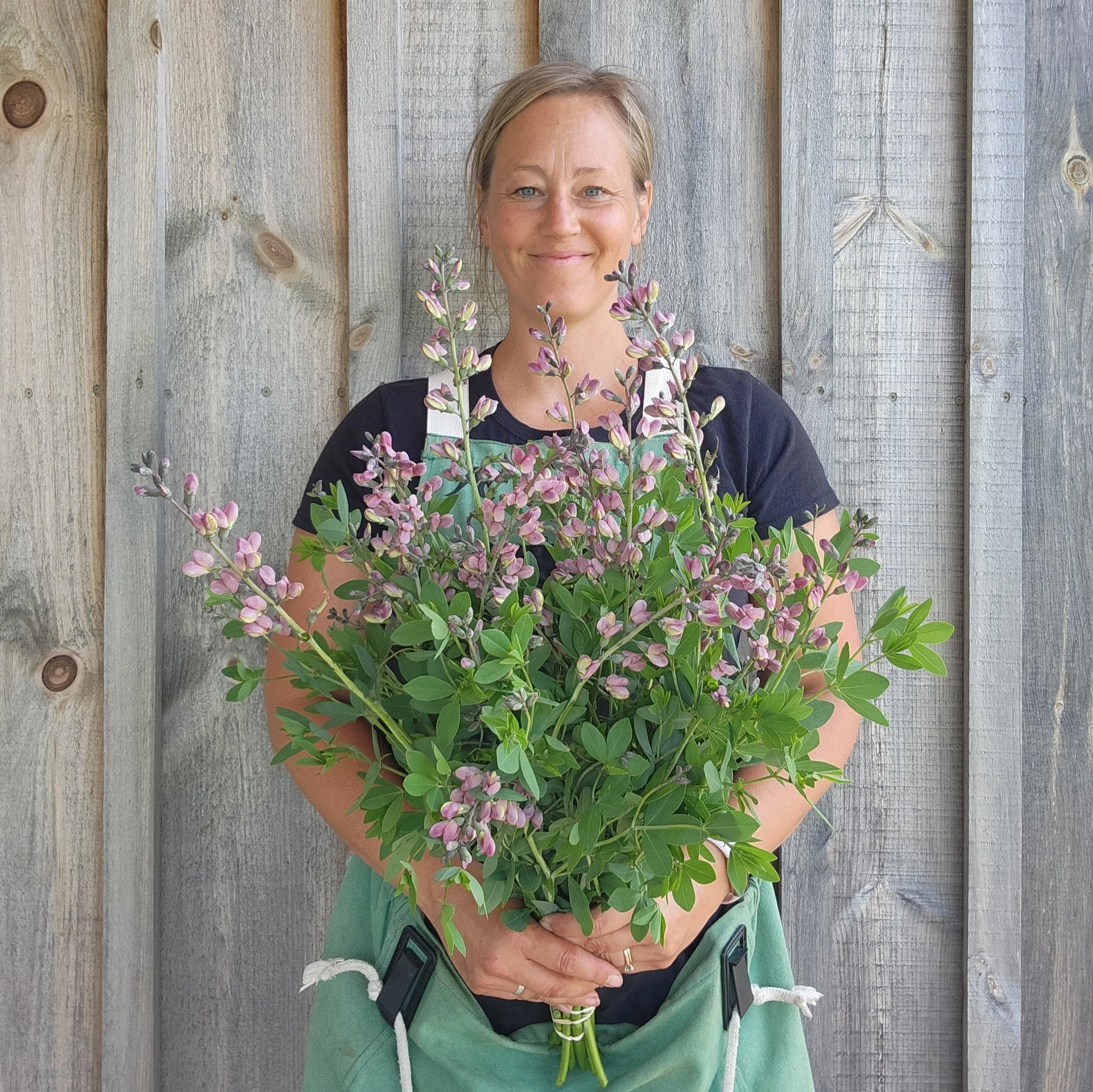 What Plants In My Landscape Can I Use As A Cut Flower?