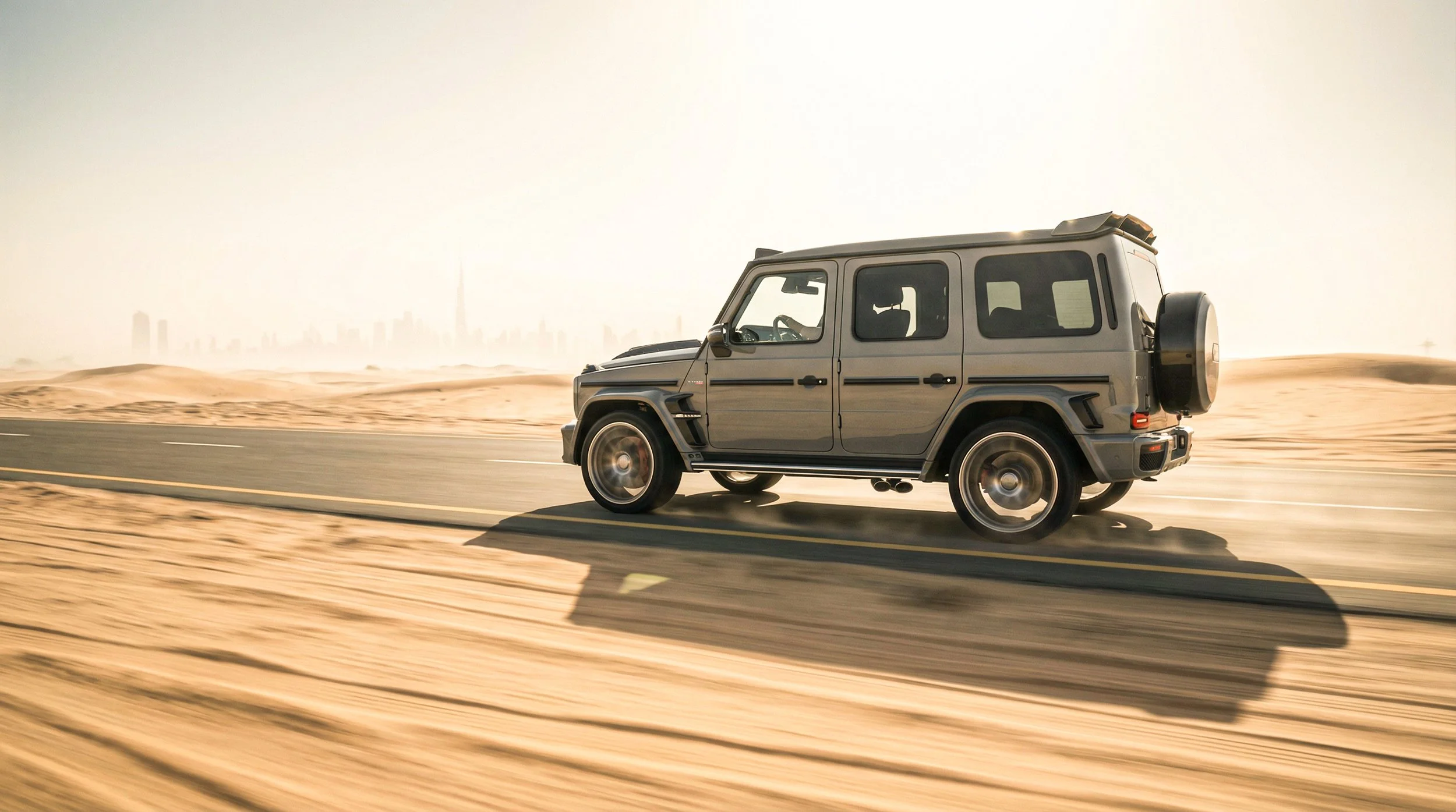 Brabus G700 In The Desert Motion v2.0.jpg