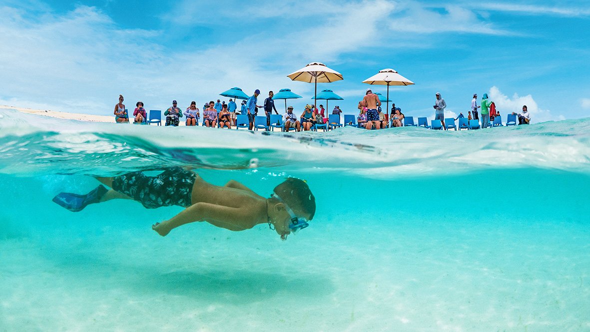 BlueSafari-alphonse-snorkelling-03-KRI-s.jpg