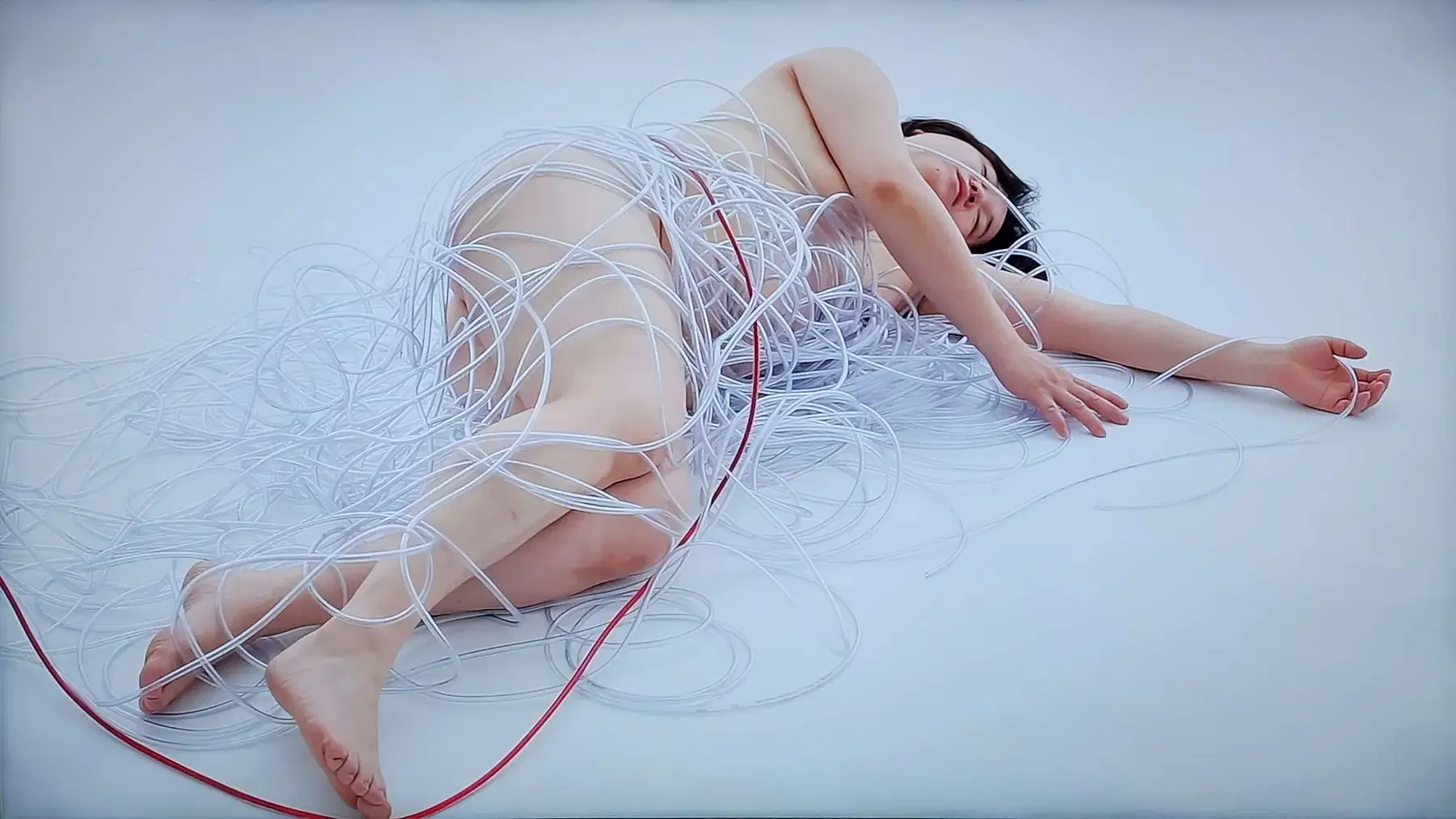 Le cornici invisibili di Chiharu Shiota: com'è la mostra al MAO di Torino?