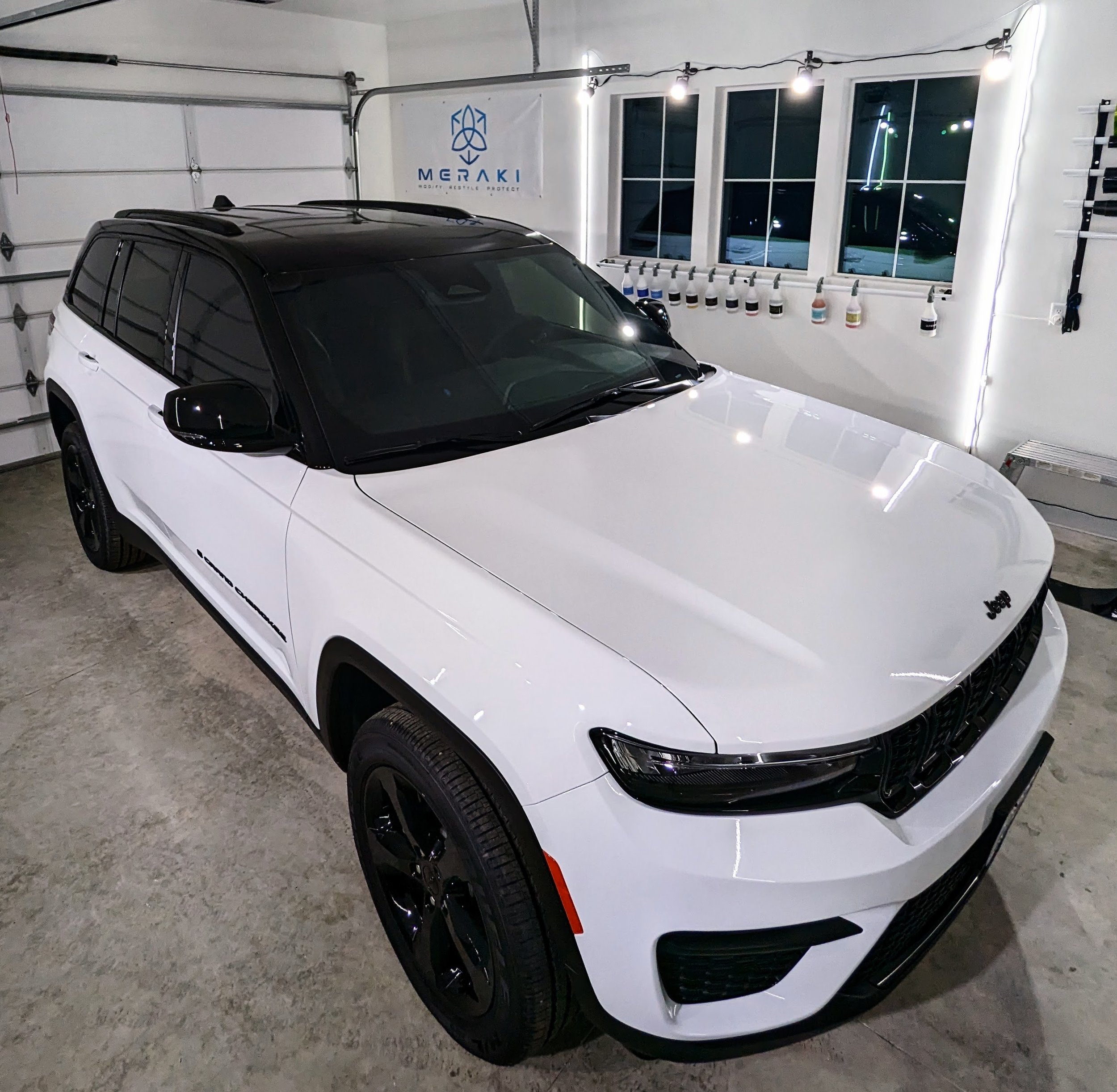Gloss Black Top Half Wrap | Jeep Grand Cherokee