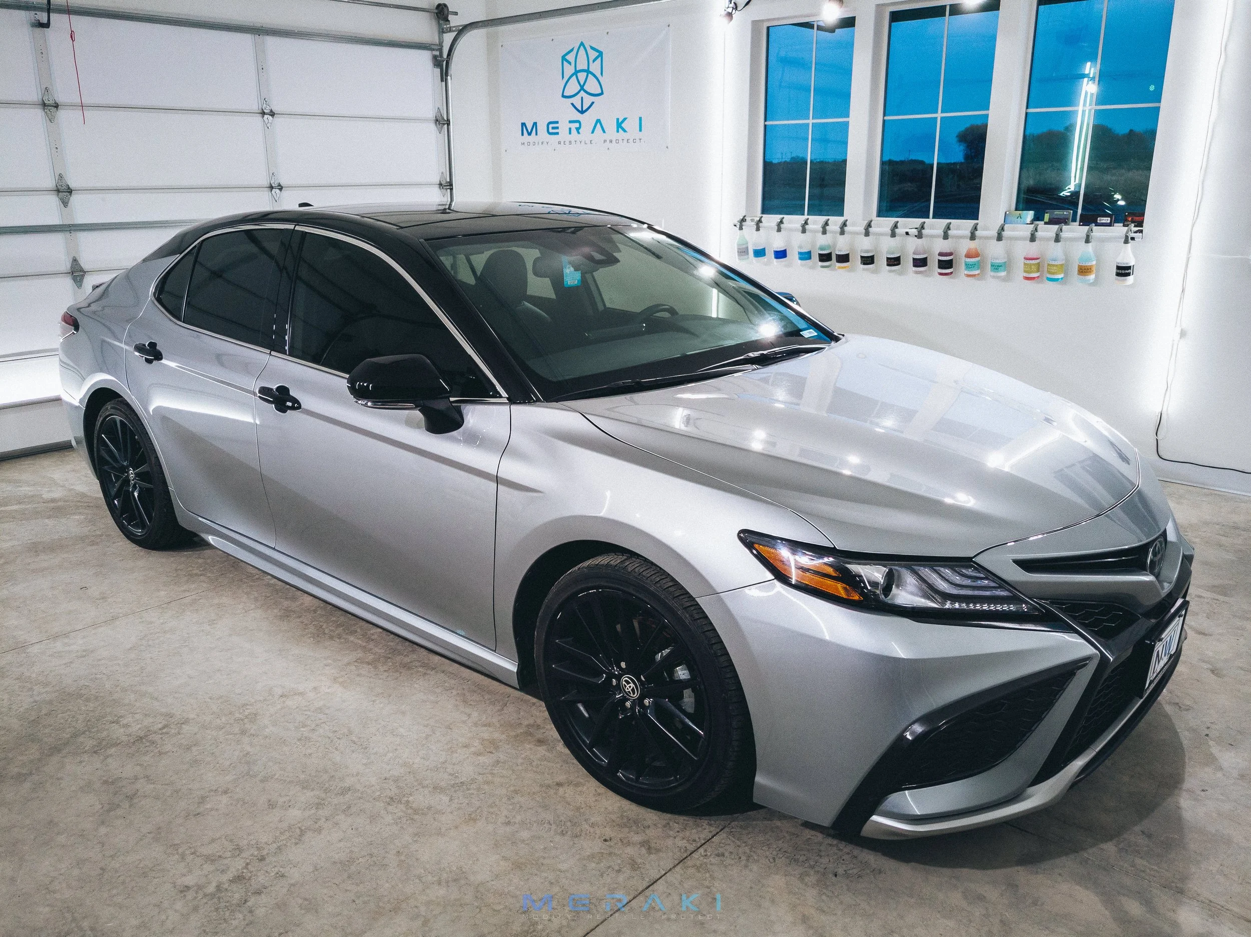 Gloss Black Pillars/Top Quarter + Spoiler Wrap | Toyota Camry