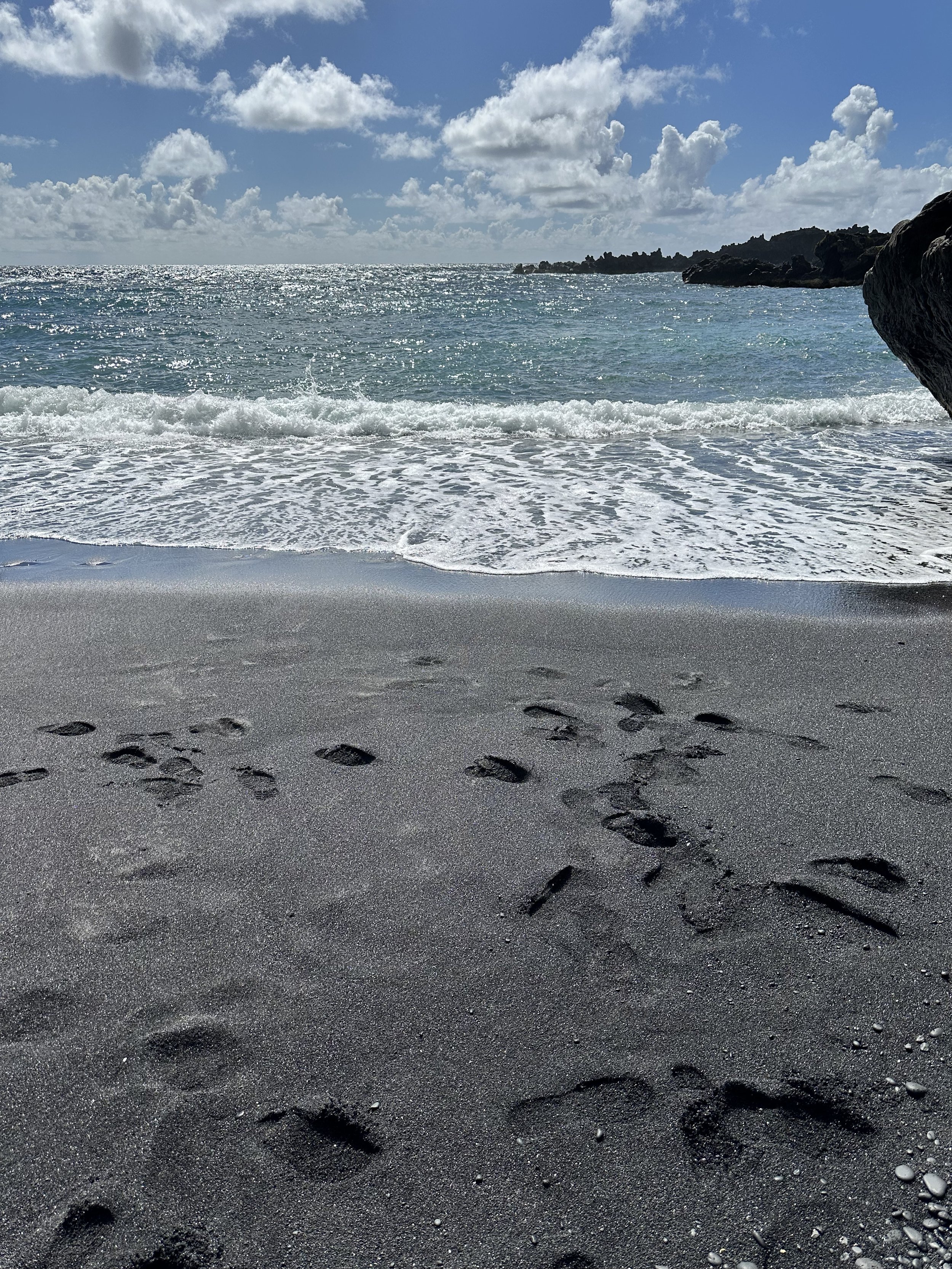Black sand beach in person is so cool