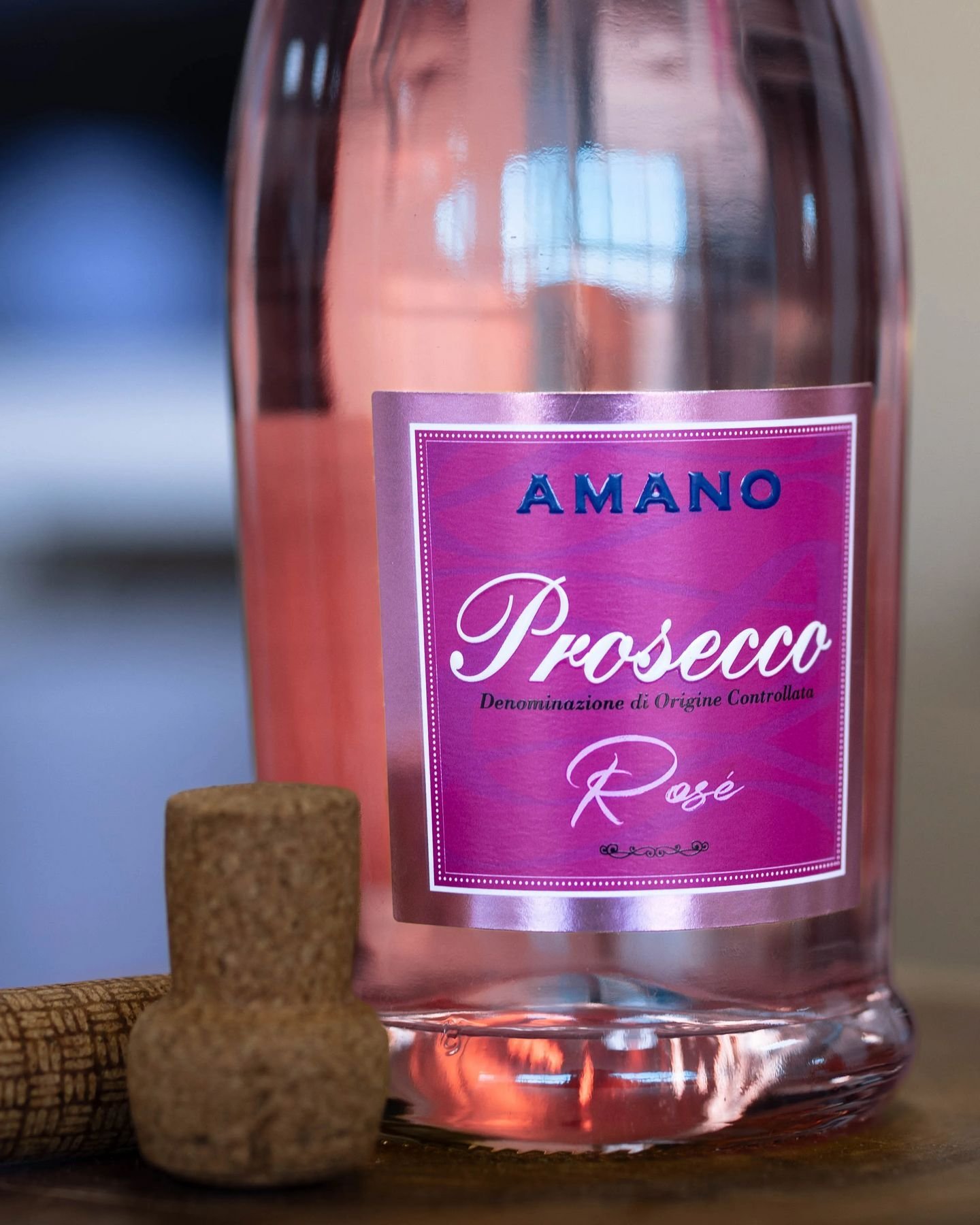 🌹 What makes our Amano Prosecco Ros&eacute; wine so unique? To be considered a Prosecco Ros&eacute;, the wine should be made of 85% Glera and 10-15% Pinot Noir. The wine is fermented at a controlled temperature that traps the bubbles, making the spa
