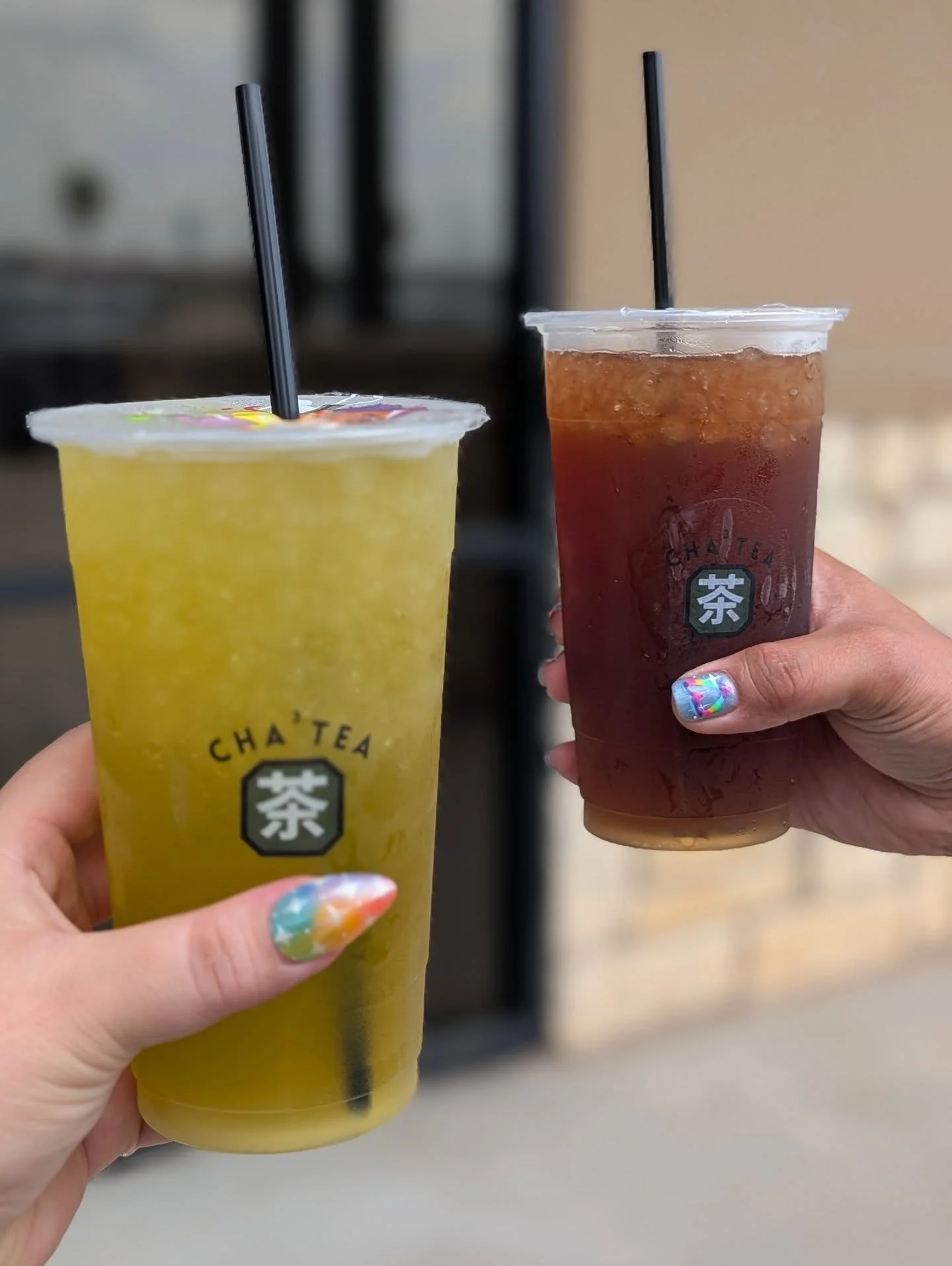 The temperatures outside are heating up. A green tea or black tea is just what you need to replenish those electrolytes! ⚡

Pictured here:
 Kiwi-Citrus Green Tea + Caffeine 
Lychee Black Tea 

📍Cha&sup3; Tea Corpus Christi 
5892 Everhart Rd. Corpus 