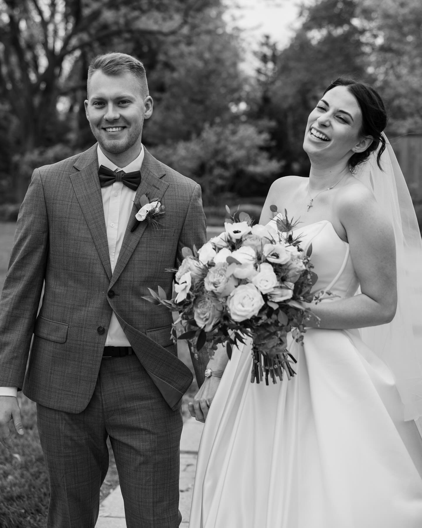 The Zwierzynskis! 🥂 

May 3rd was filled with so much joy! One of my favorite parts of every wedding day is watching my couples celebrate with their favorite people&mdash;and Cecilia &amp; Jakub were surrounded by people who were truly excited to ce