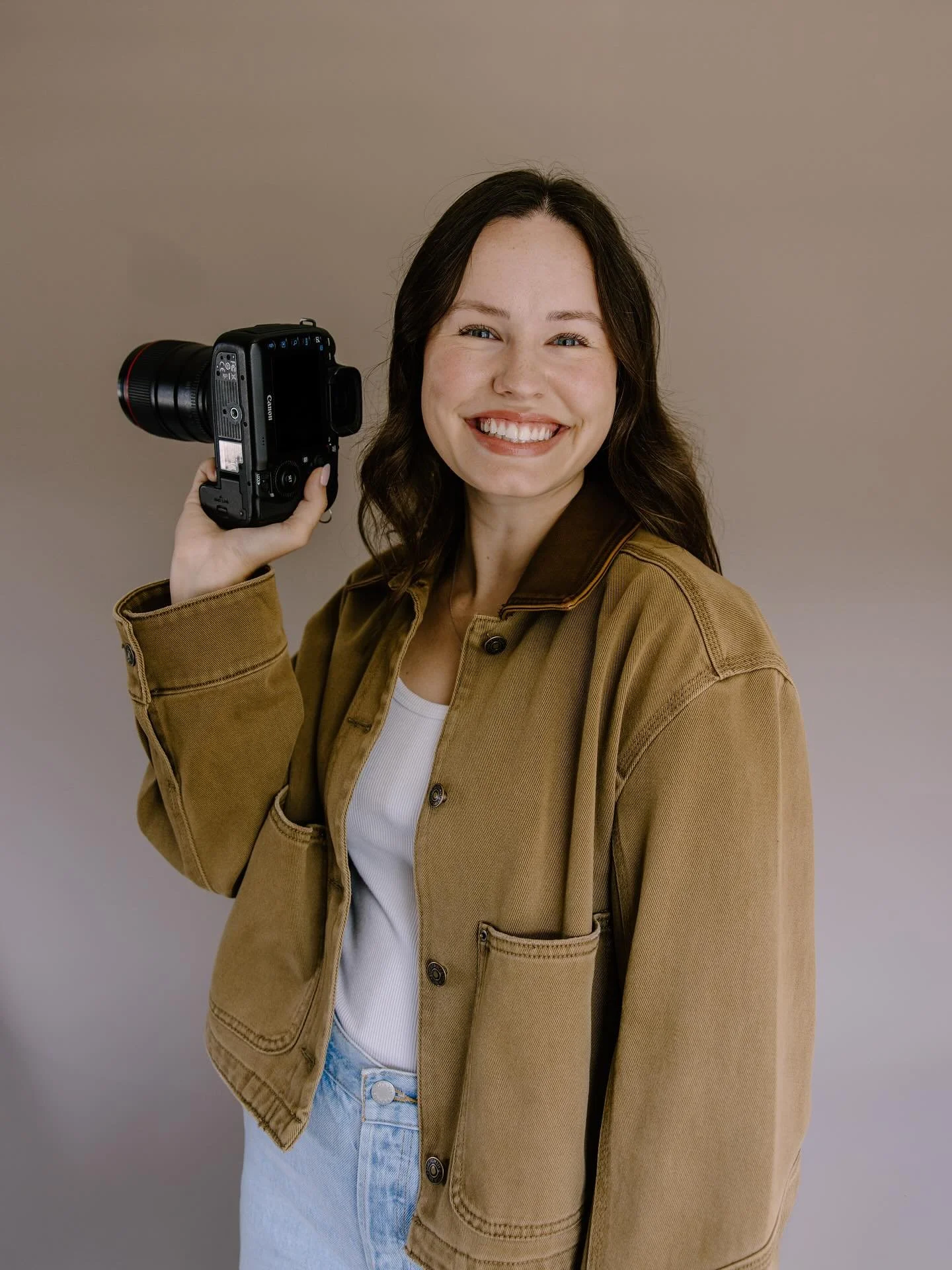 I&rsquo;m not the best at talking about myself on here, so here&rsquo;s my yearly &ldquo;about me&rdquo; post&mdash;because let&rsquo;s be real, clicking with your photographer matters 🫶🏼

I&rsquo;m Mary Ellen&mdash;wife, dog mom, latte lover (basi