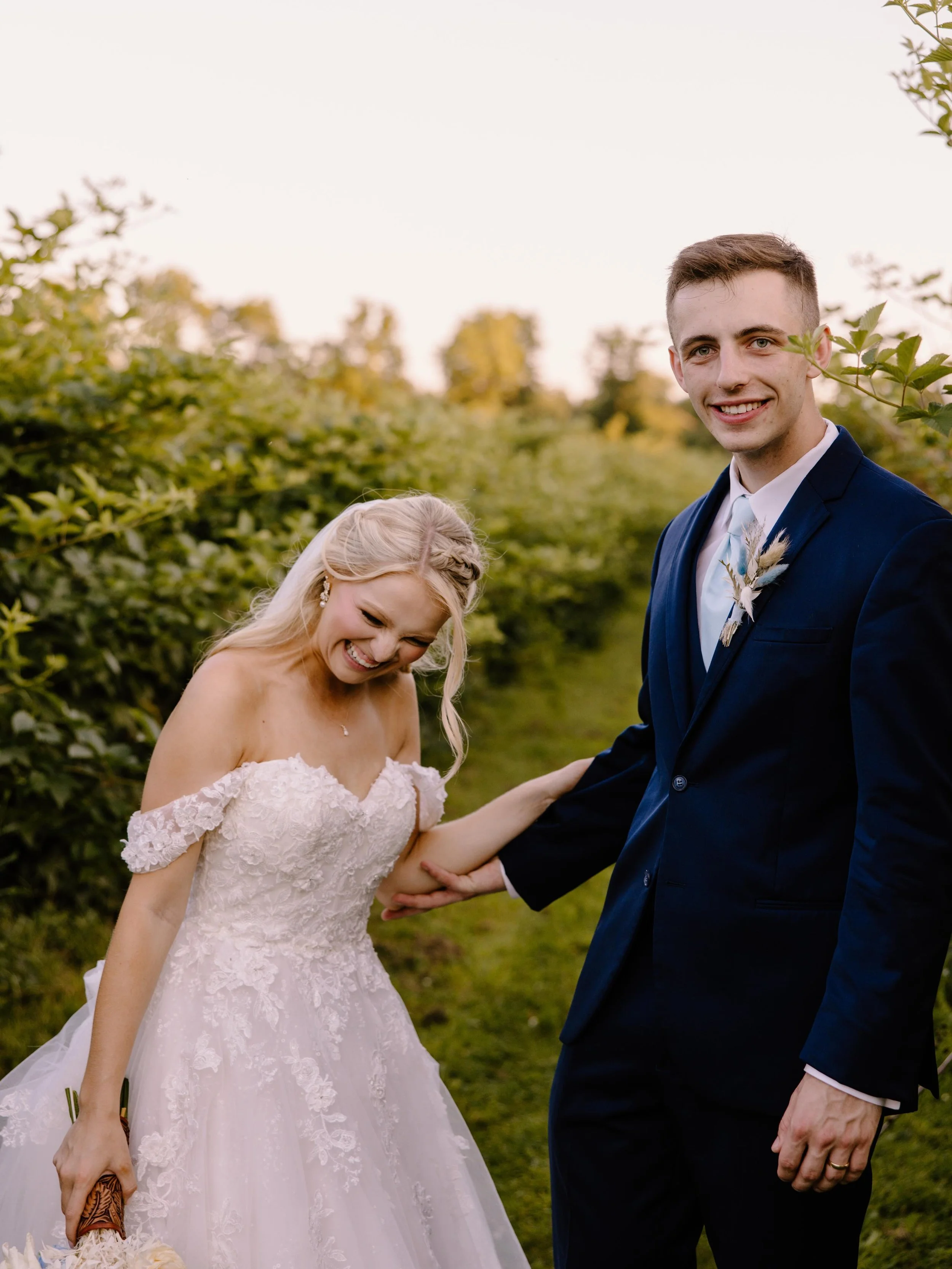 Swipe to find out what&rsquo;s actually making weddings feel chaotic (and how to avoid all of it) 🤍

&mdash;&mdash;&mdash;
Indy Wedding Photographer, Indy Family Photographer, Indiana Weddings, Wedding Tips, Indianapolis Newborn Photographer