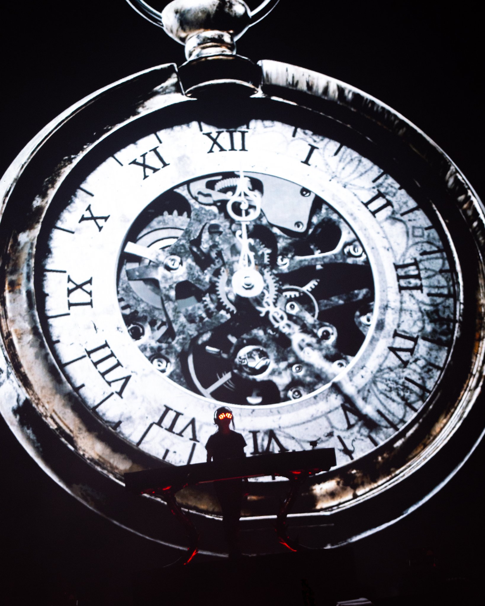REZZ_BrooklynStorehouse_4x5_ragin__gagin-3 2.JPG