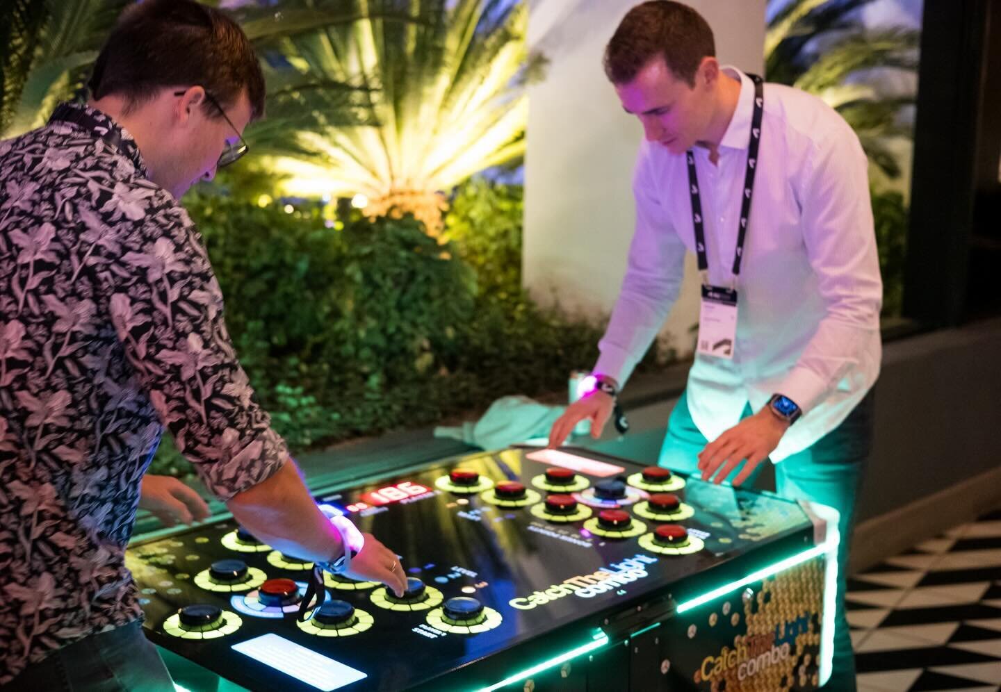 Check out these attendees having a little friendly competition! 🎮What game would you like to see at your next event?