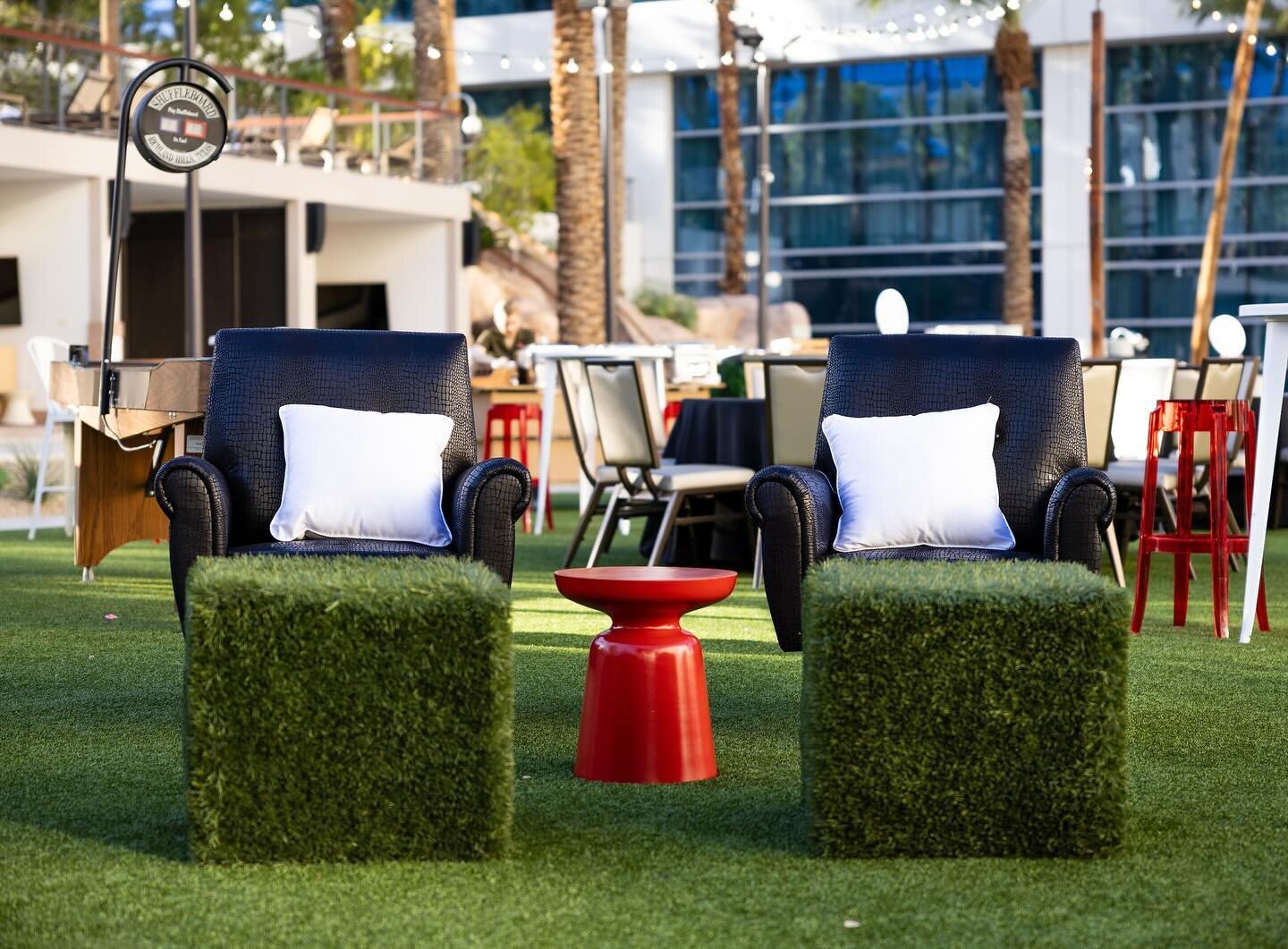 Astroturf furniture is a great way to add a little zest and character to your event. Spruce up your venue with these fun pops of faux grass!