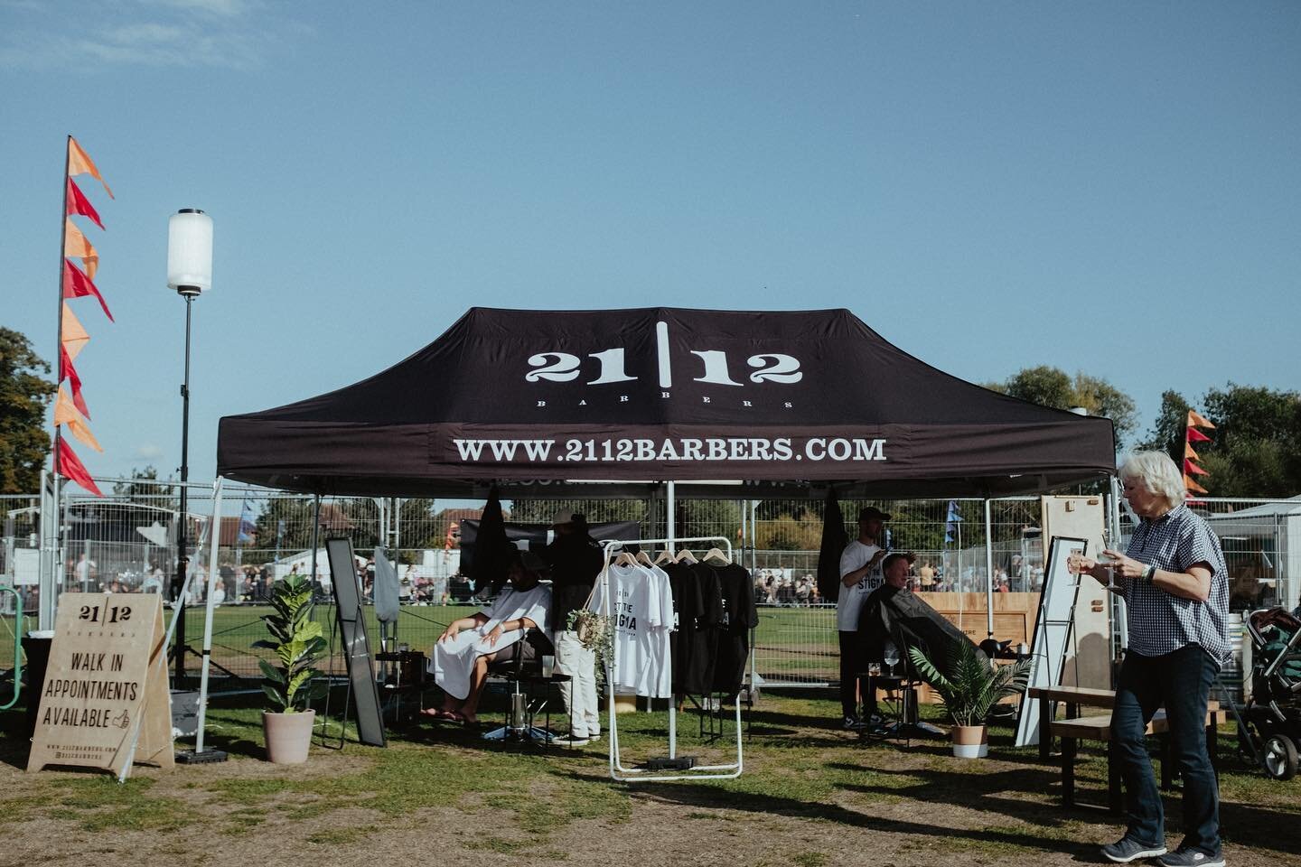 A L E . F E S T
 🍺🍺

21|12 hosted our first ever Pop-Up barber shop at Newbury Real Ale Festival

We had no idea how our vision of a Pop-Up barbers would be received, what the weather would be like, or whether this would work at all&hellip; the str