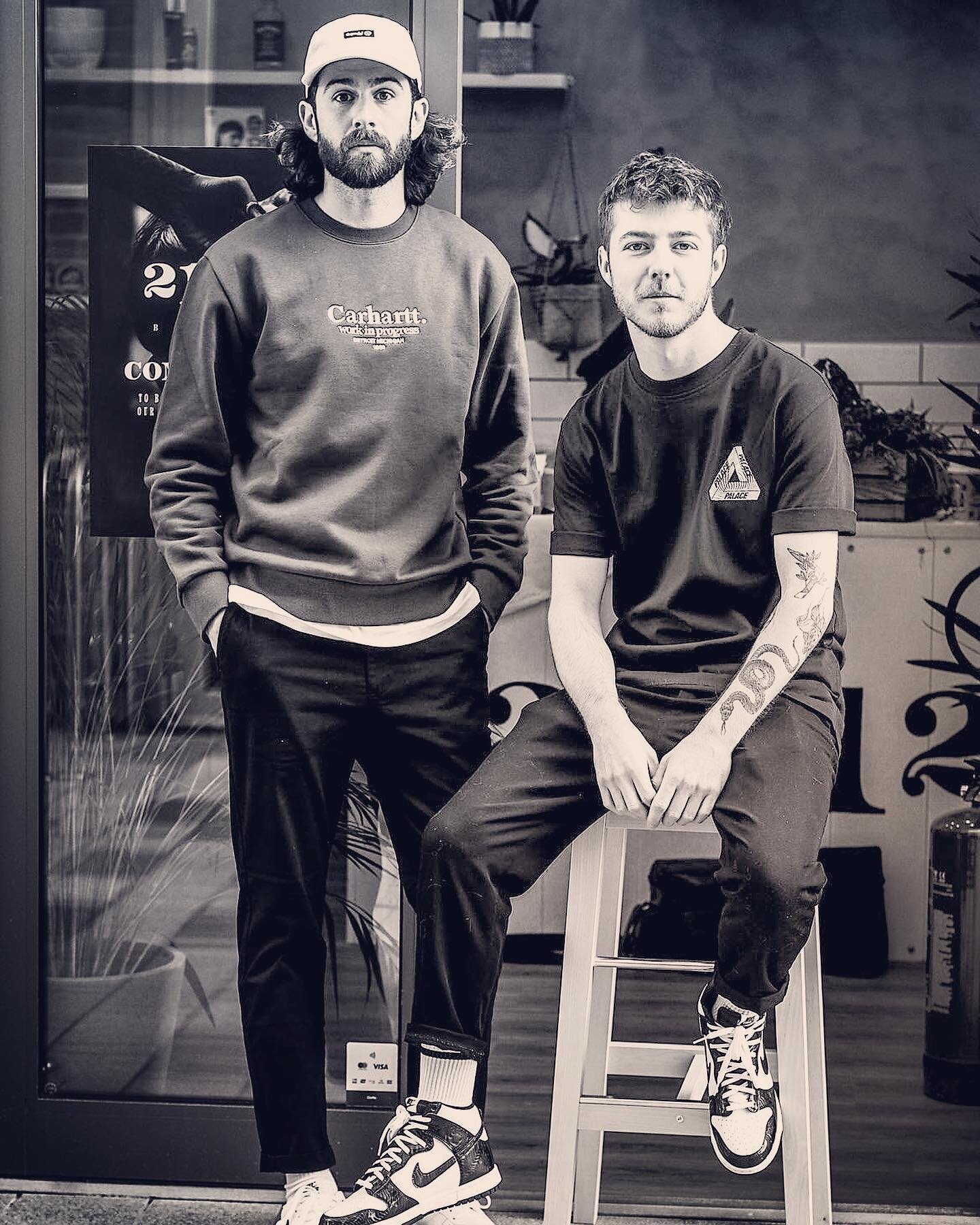 M E R R Y . C H R I S T M A S

Whatever you are doing today; celebrating or not - we wish you all the happiness and positivity 🤙🏼

Big Love

Aaron + Ben
 ❤️❤️❤️

#2112barbers #merrychristmas #barberlife #newbury #christmasbarber #xmas #barberlove #