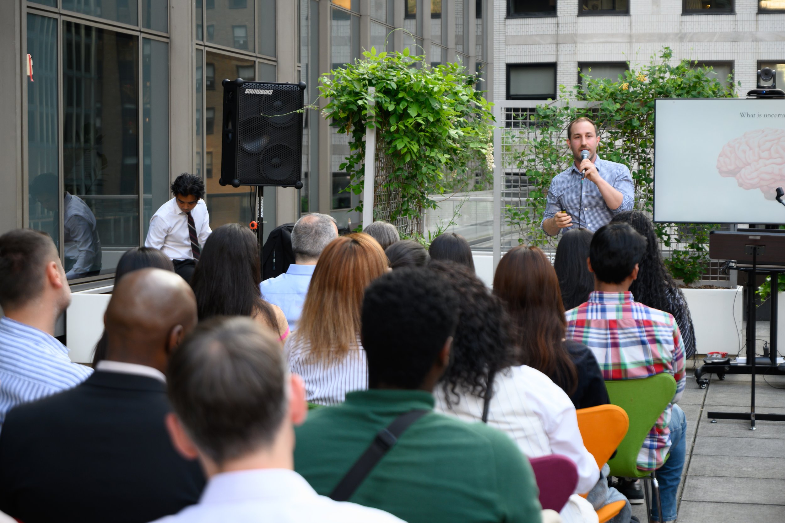 international - keynote speaker - psychology - marketing.jpg