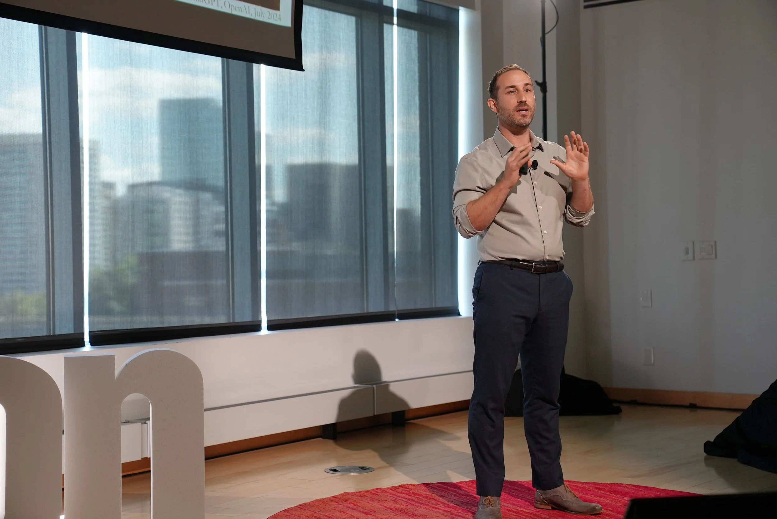 international keynote speaker - consumer psychology speaker - neuroscience - marketing - consumer neuroscience - consumer behavior - keynote - TEDx multiple speaker.jpg