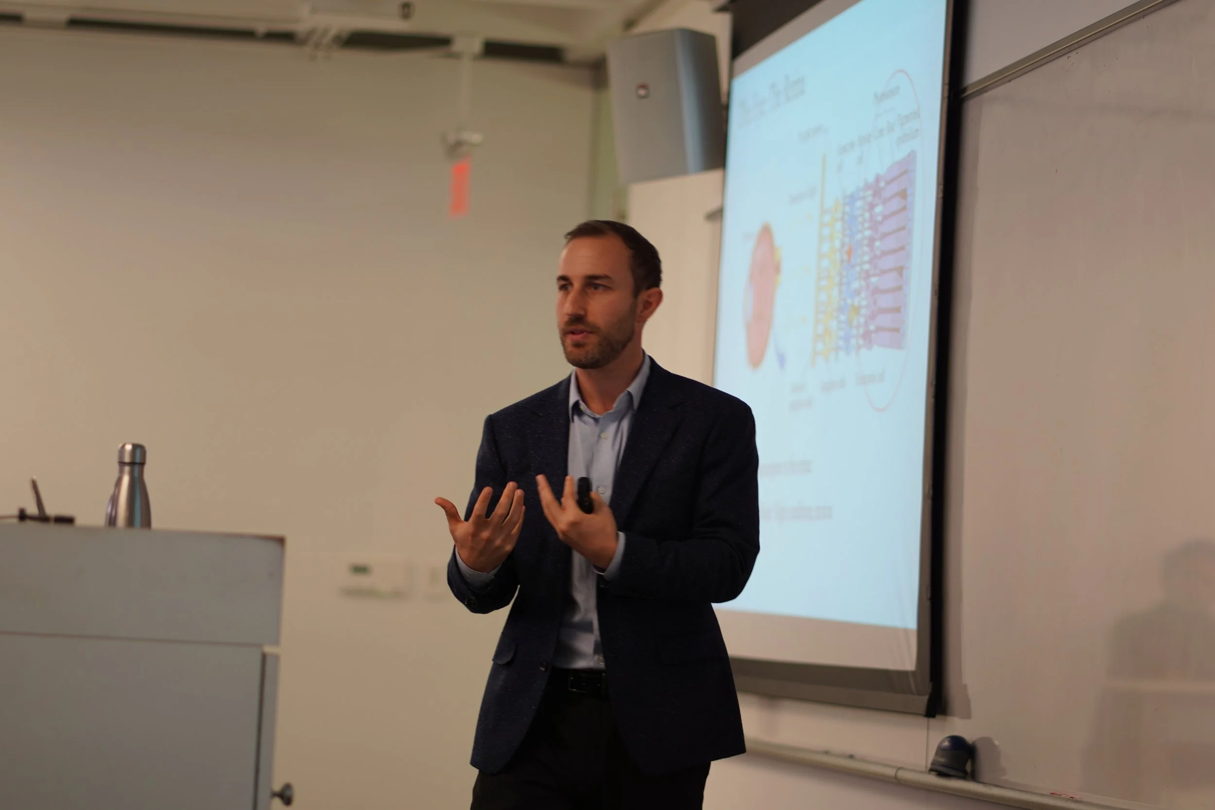 consumer psychology speaker - neuroscience - marketing - consumer neuroscience - consumer behavior - keynote speaker.JPG