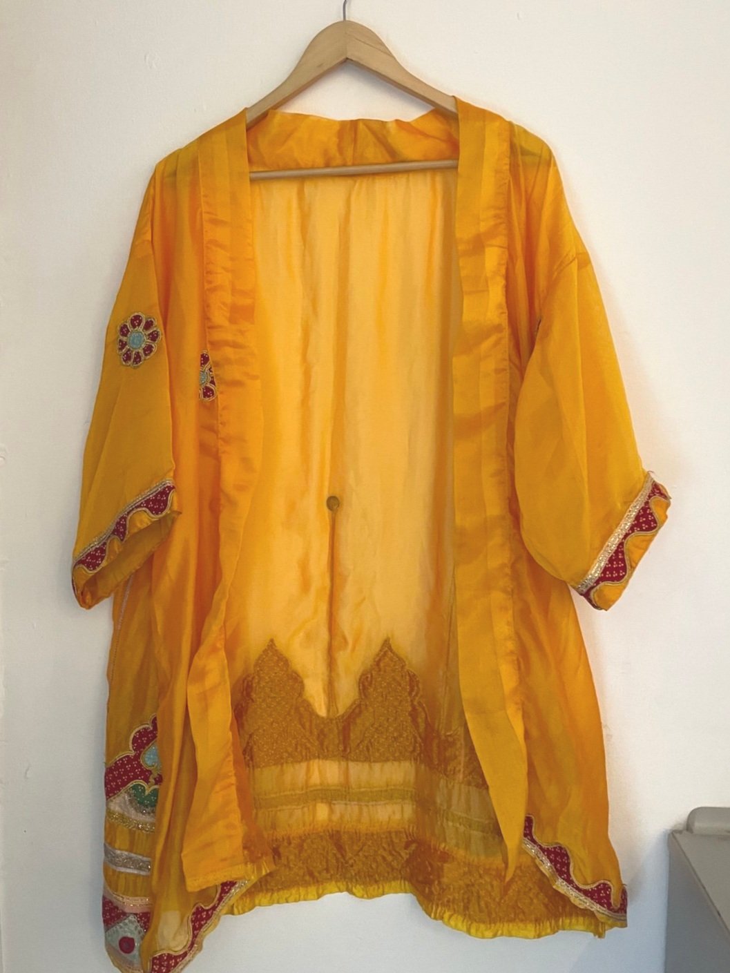 Warm+Yellow+Kimono+-+front+-+The+Eleventh+house.jpg