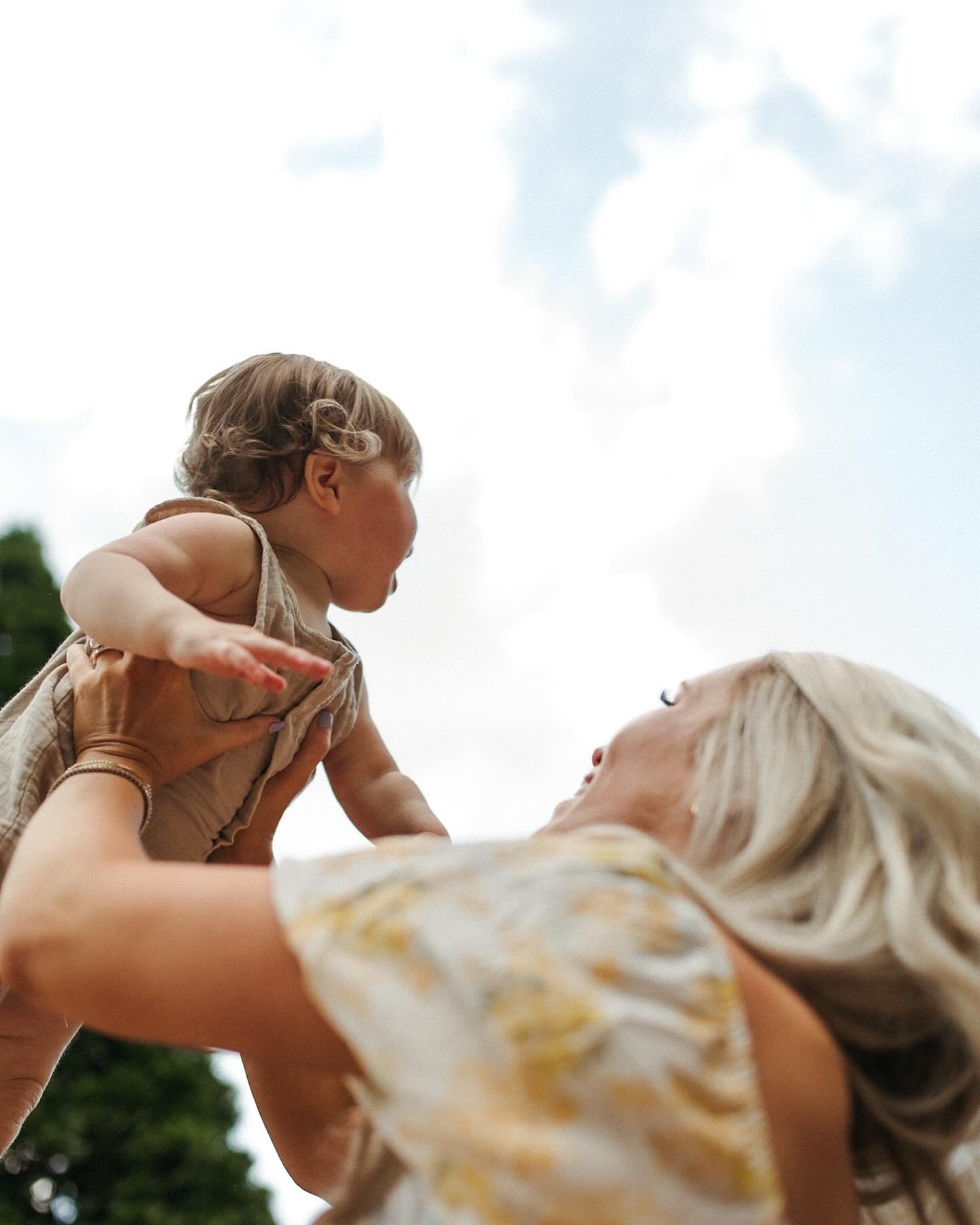 All smiles despite the sticky summer morning heat 🫶🏼 had a blast capturing this sweet fam 🥲

Nashville Photographer | Franklin, TN Photographer | editorial photography