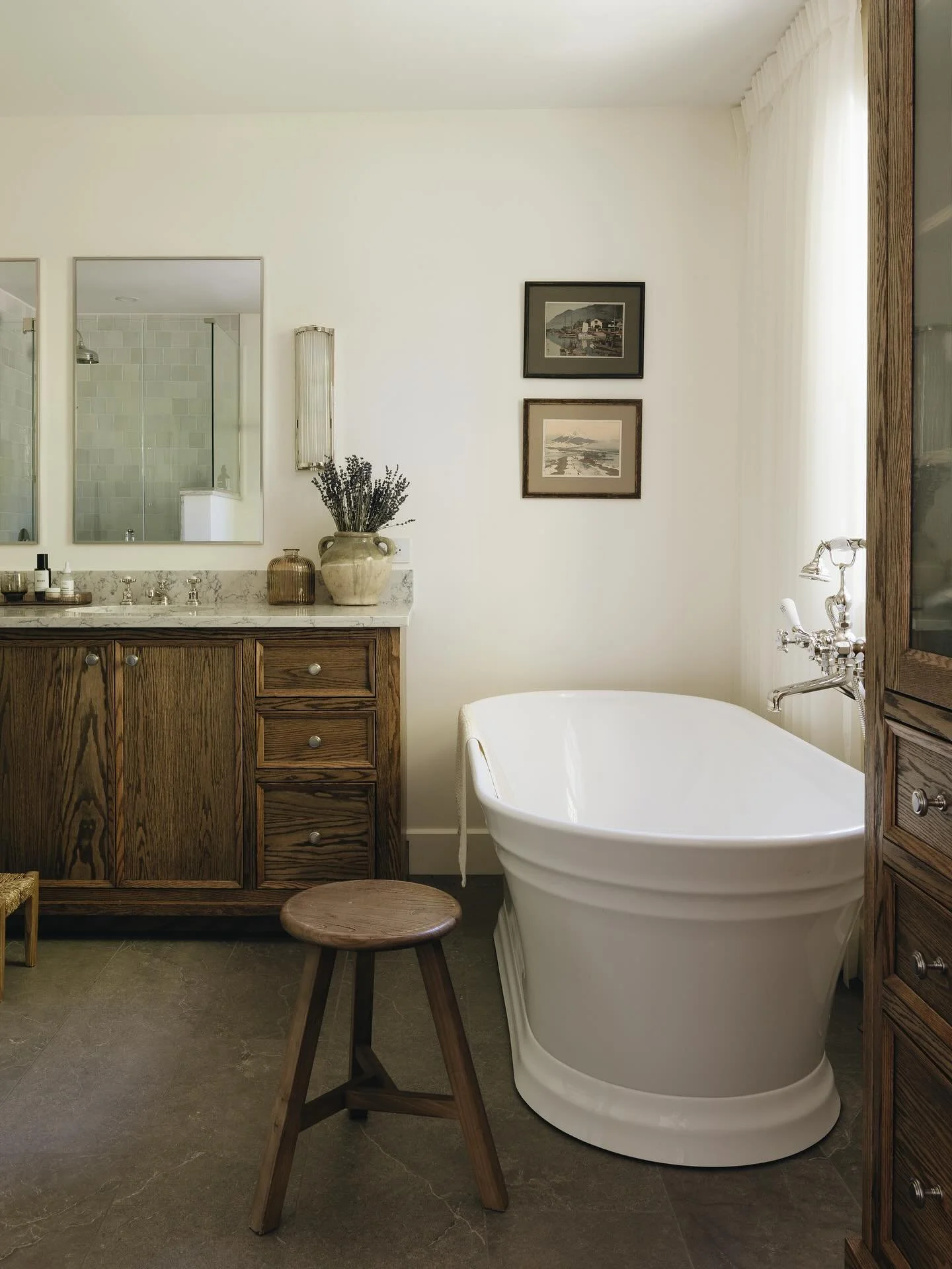 Le projet Nault, APR&Egrave;S &amp; AVANT

Une belle m&eacute;tamorphose pour cette salle de bain. 🛁
La disposition initale de la pi&egrave;ce r&eacute;pondait aux besoins des clients, ainsi en focusant sur l&rsquo;optimisation des &eacute;quipement