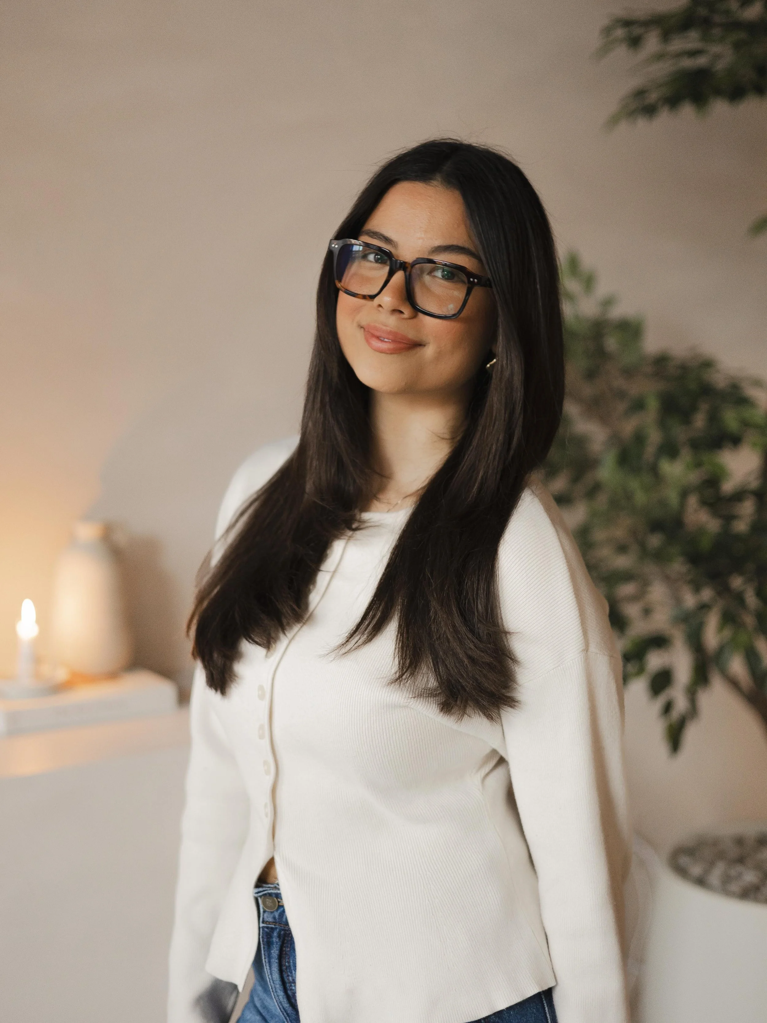 Portraits de l&rsquo;Atelier, 
Valentina 🤍

Apr&egrave;s son DEC en design d&rsquo;int&eacute;rieur, elle s&rsquo;est &eacute;tablie sur l&rsquo;&icirc;le de Terre-Neuve pour exp&eacute;rimenter un mode de vie plus pr&egrave;s de la nature. De retou