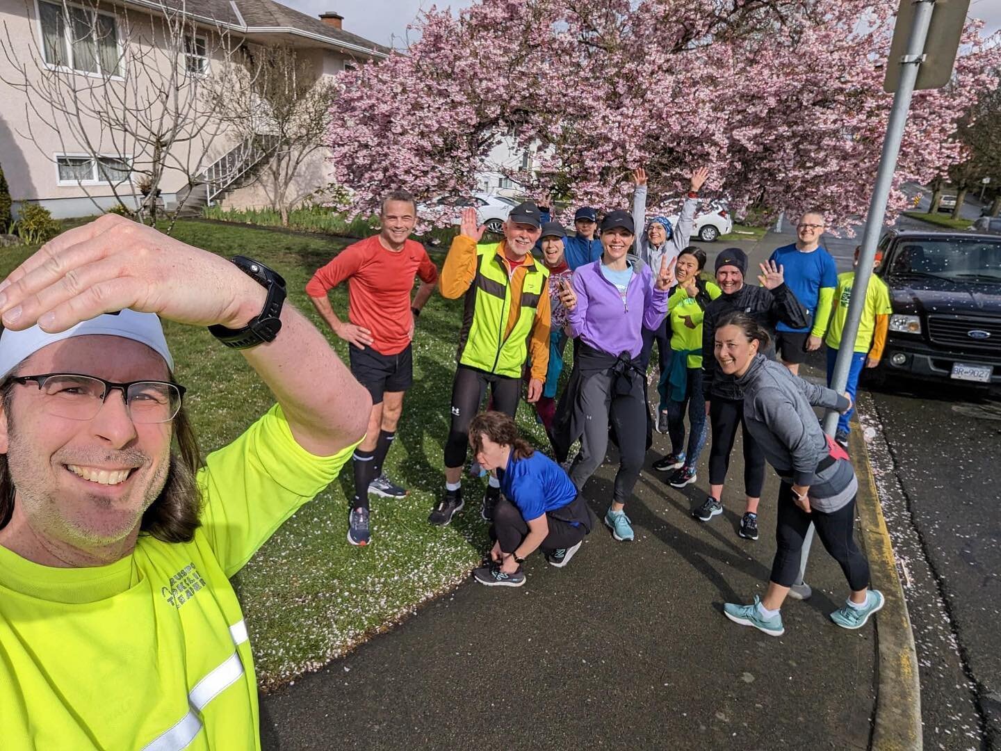 Now this is what we call Spring Weather ! Suns out, guns out. 

Our RunSPORT clinics are in their final hard week of training prior to our taper period leading into the race. 

Everyone is working hard and staying focused ahead of our big event on Su