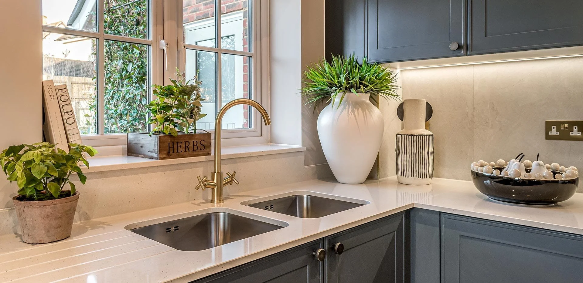 sunninghill-square_the-teddington_kitchen2.ashx.jpeg
