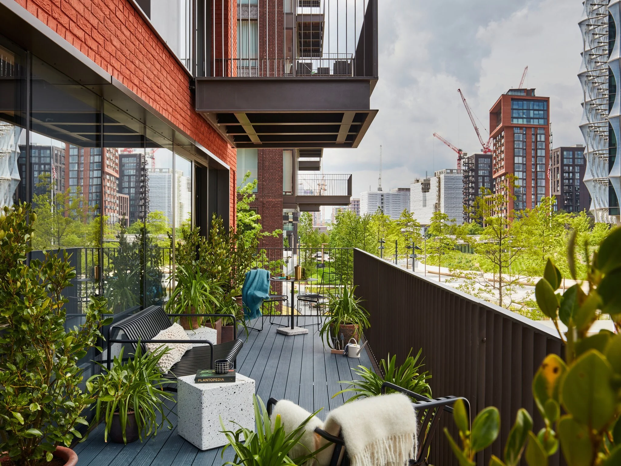 Bette_Badelemente_Referenzen_The-Modern-Embassy-Gardens_08@2x.pjpeg.jpeg