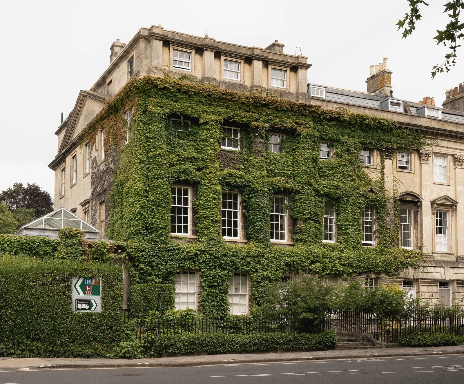vb5493262_Berkeley_Group_Bath_Shoot_by_Pete_Helme_Photography_ph129_copy_1600x1324.jpg (Copy)