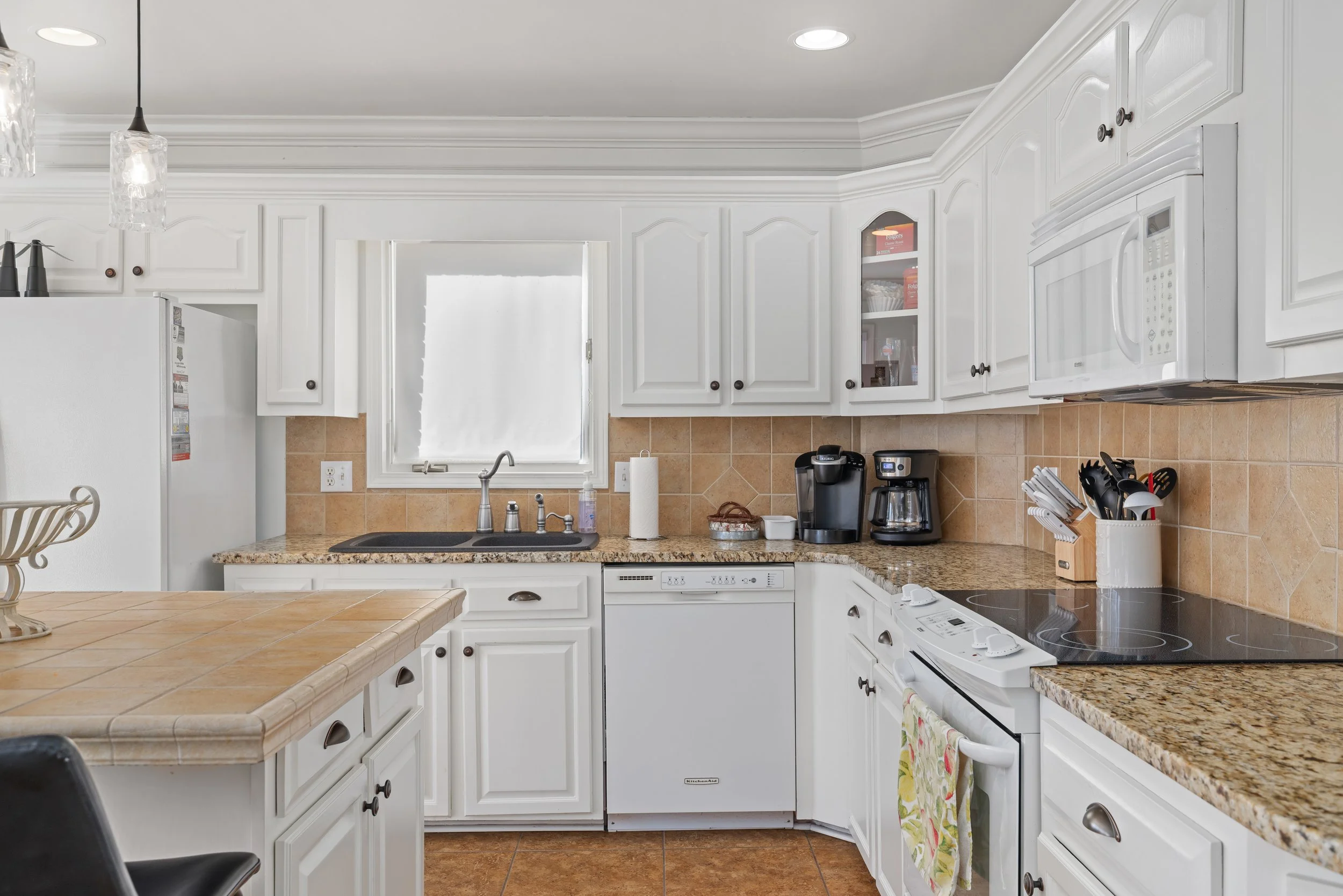 PropImgCncpts_Baker_407LakesideCir-12.jpg