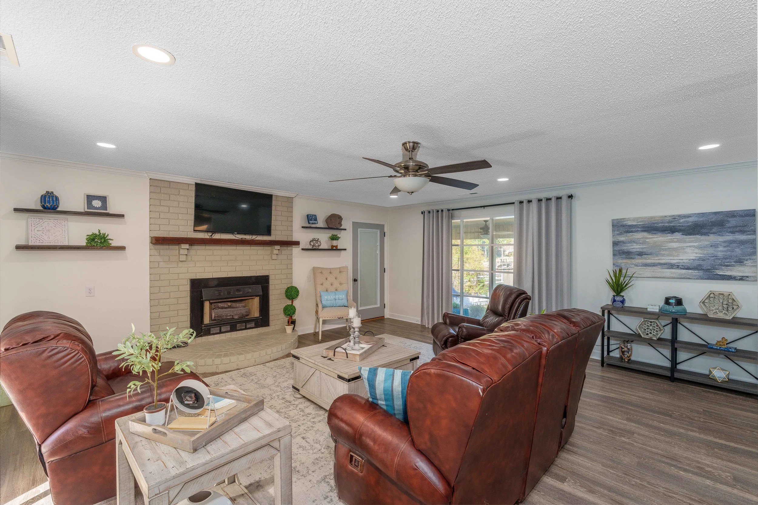 CB107516-HDR-Edit copy.jpg