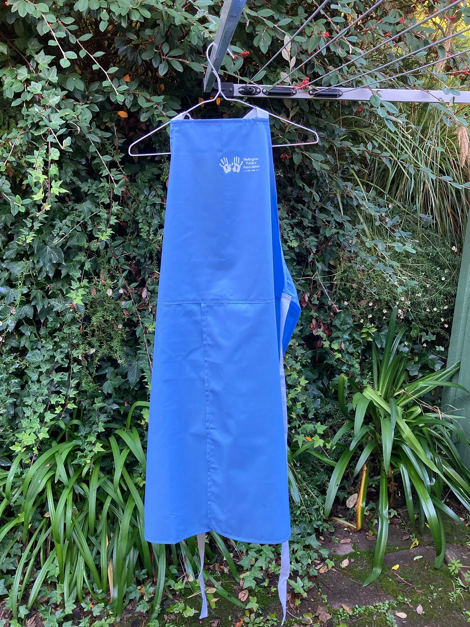 Split-leg Apron