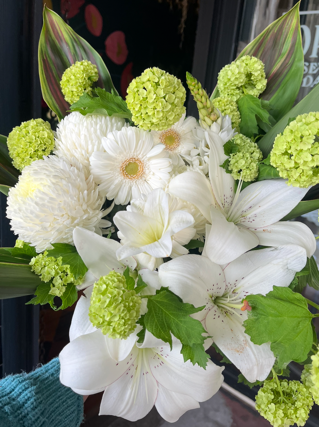 WHITE & GREEN BOUQUET