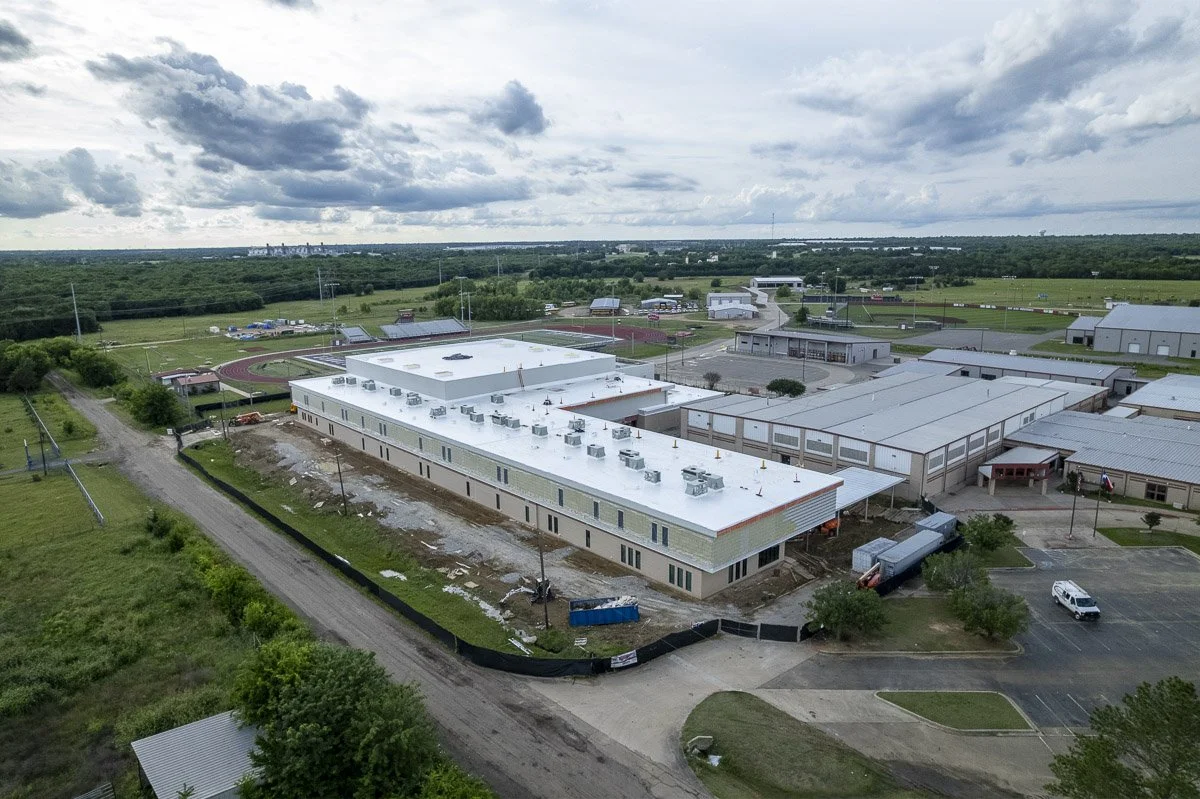 [web-size]KMCo_IBRoofSystems_ChisumHighSchool_Drone_2026_05_24 (5 of 82).jpg