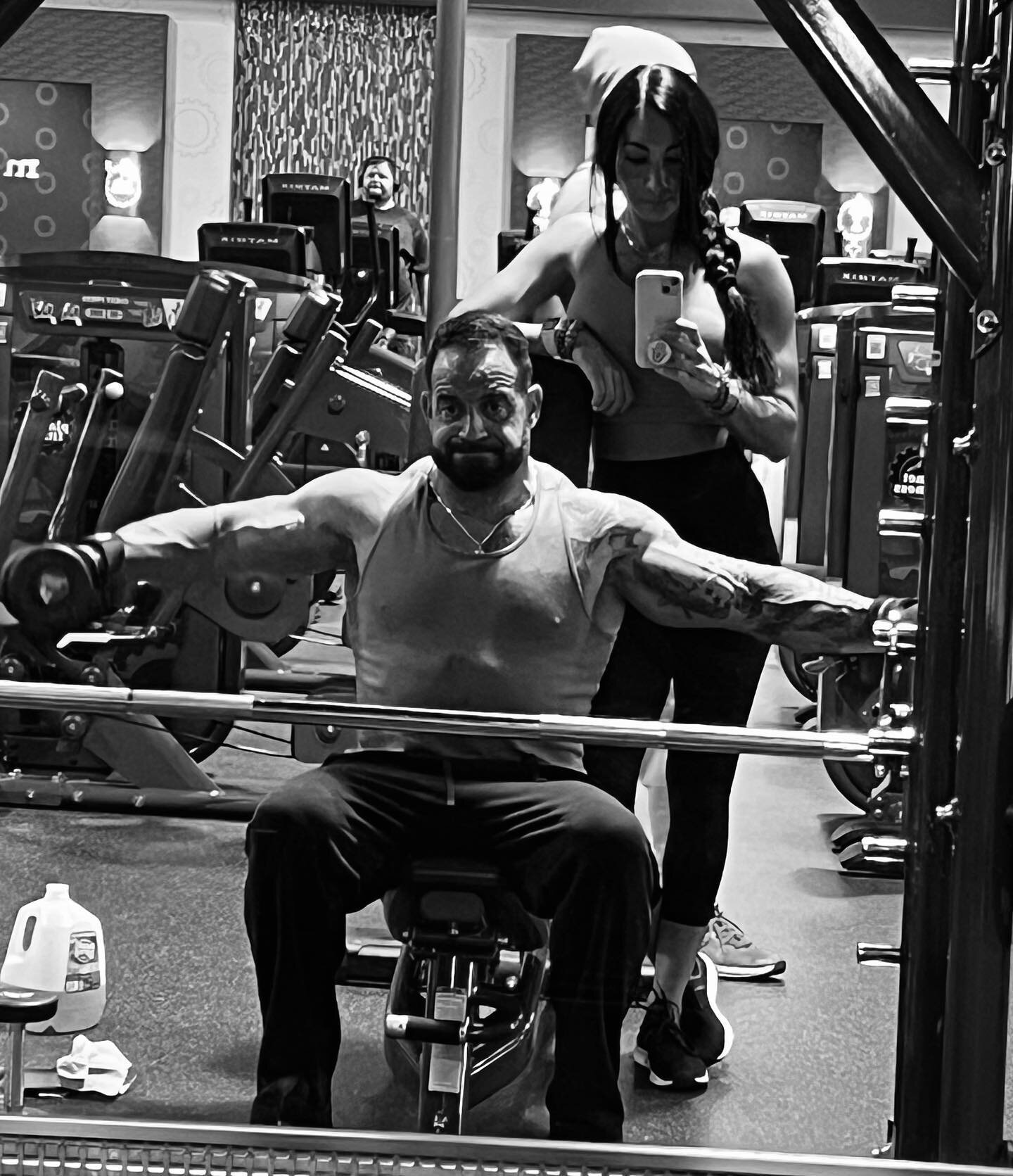 Let&rsquo;s do this 💪🏼 @legacy_gym_flx 

Memberships open Monday 5/15 🙌🏼🙌🏼 

Doors open the 22nd! 

Stayed tuned for the details!

#fitness#fitjourney#leavealegacy#healthylifestyle #dobetter#girlswholift#girlswithmuscle#liftweights #strong#grou
